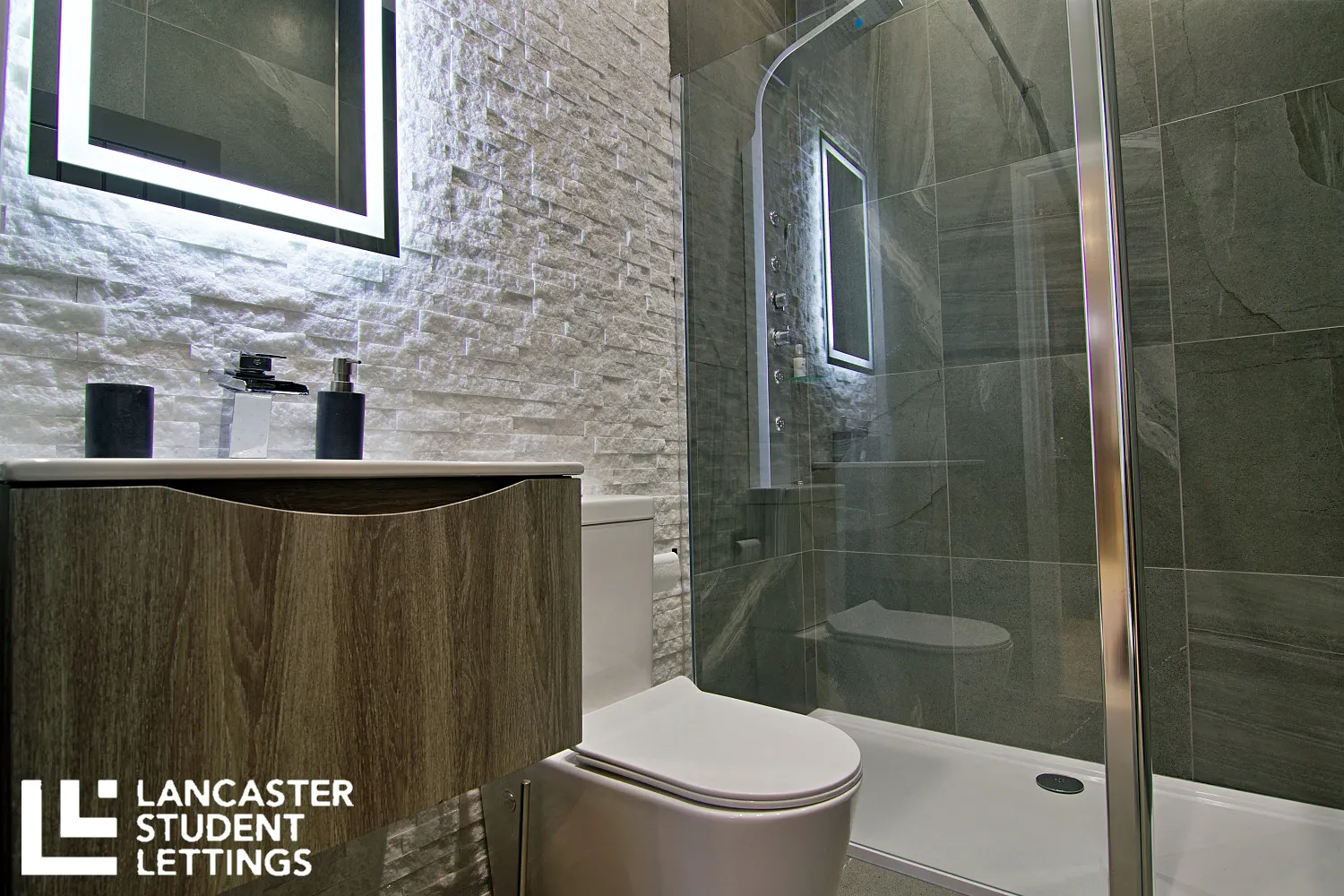 1 Bedroom Apartment BATHROOM 4