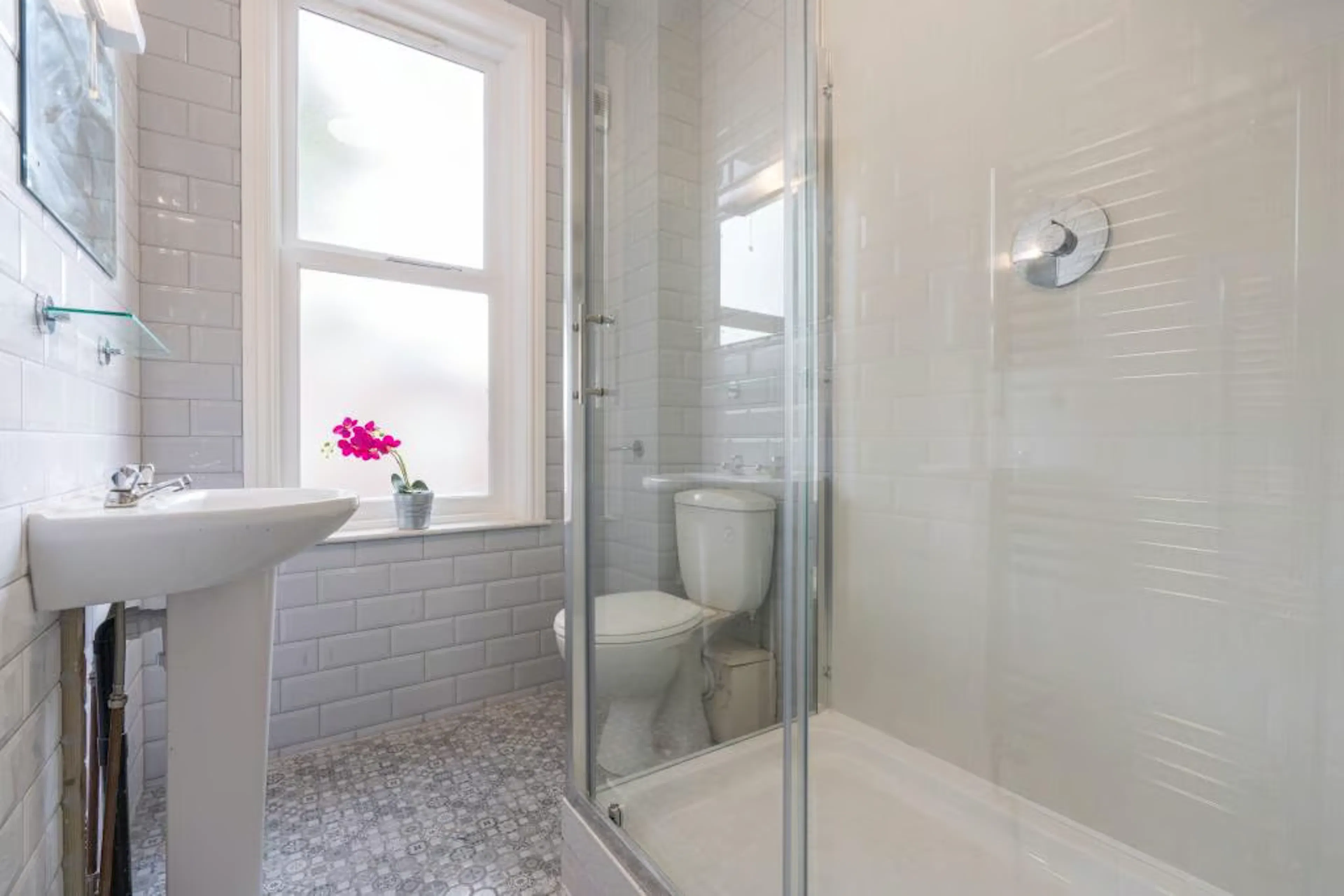 6 Bedroom Apartment BATHROOM 4