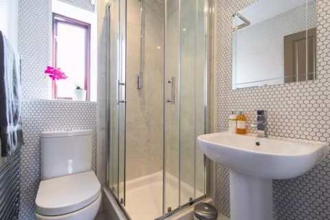 flat-4-victoria-court-mews-leeds-BATHROOM