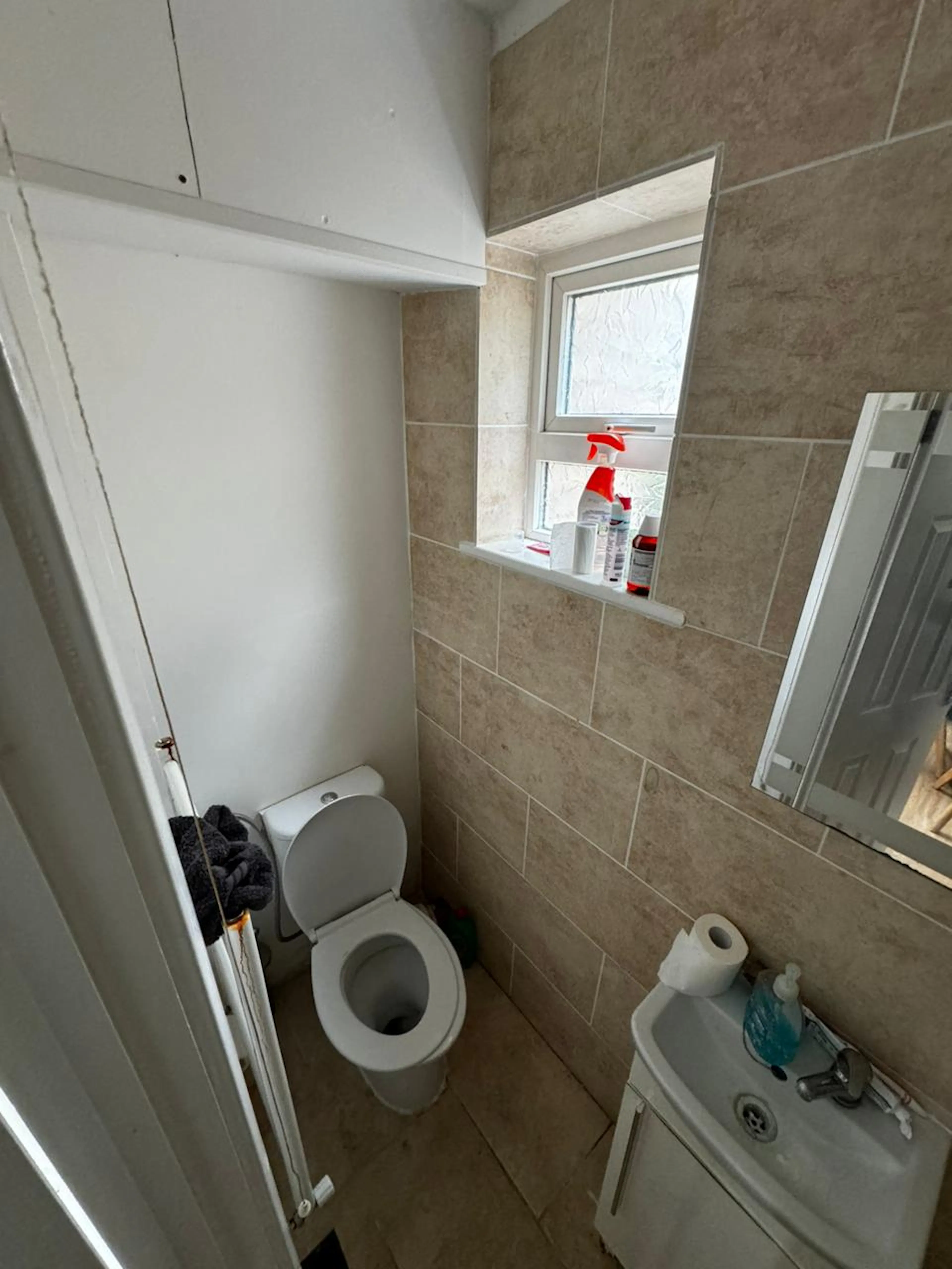 Three Bed Apartment BATHROOM 4