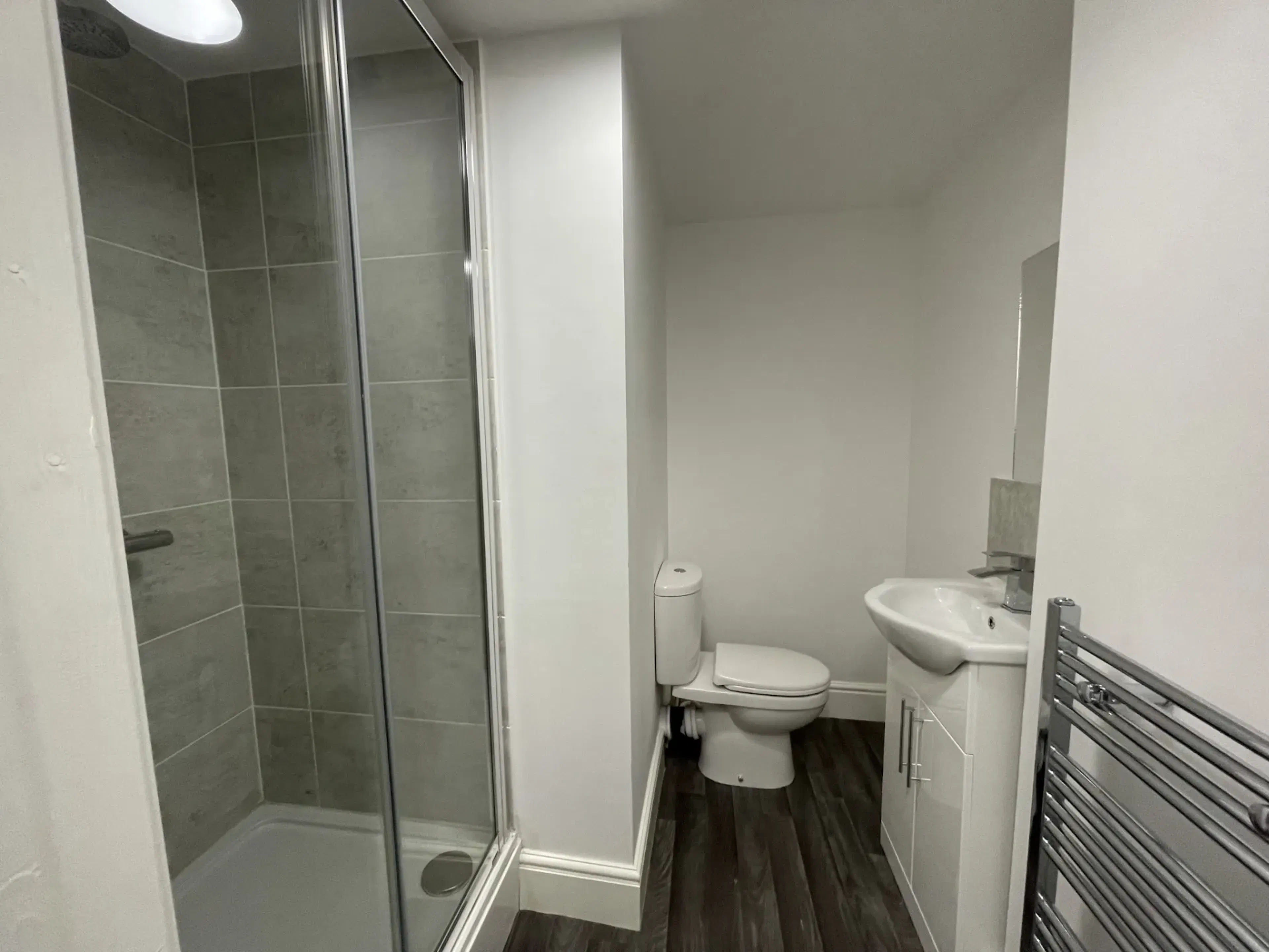 5 Bed Apartment BATHROOM 4