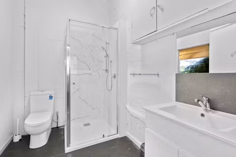 209-brougham-street-melbourne-BATHROOM