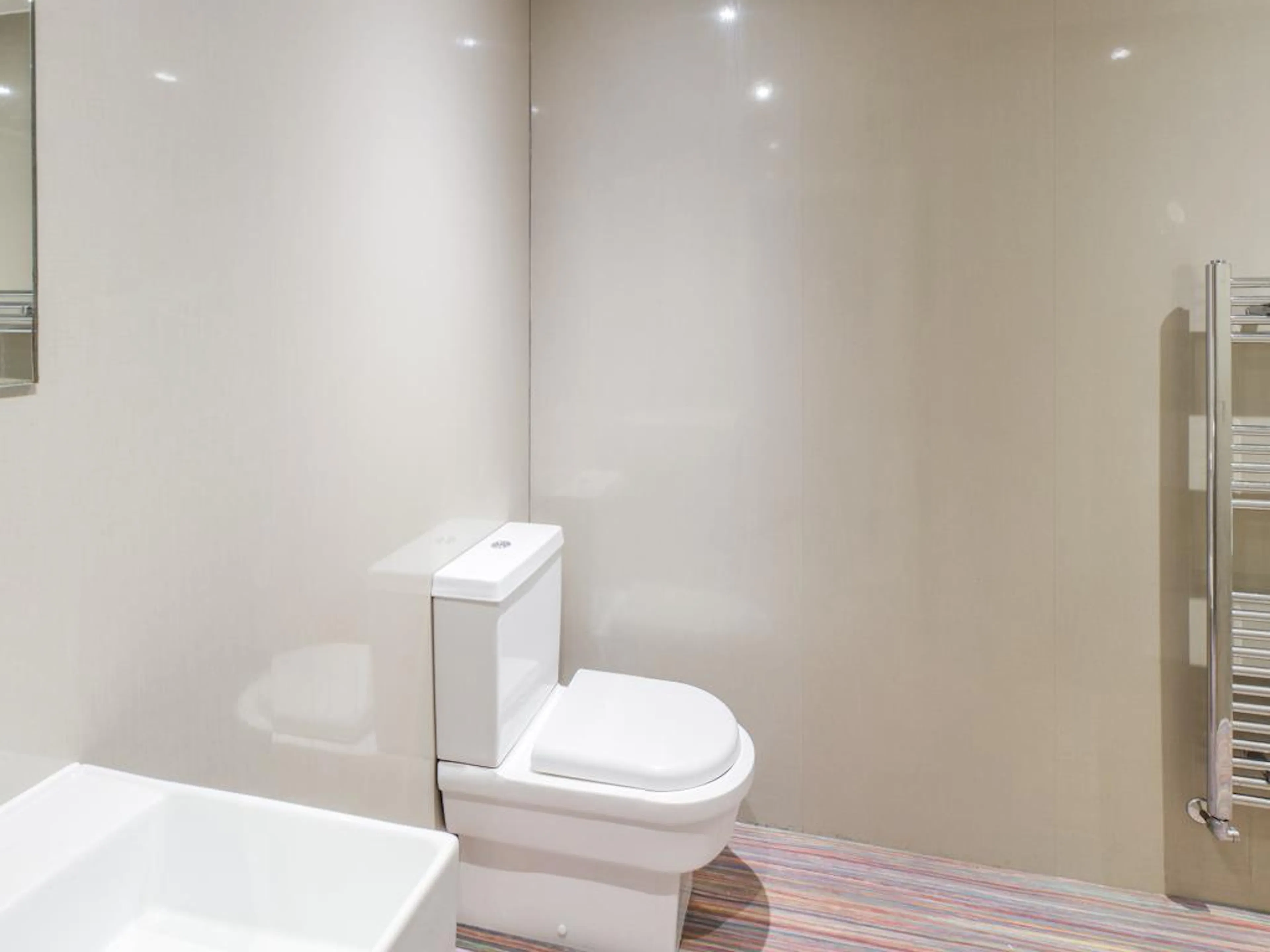 4 Bed Apartment BATHROOM 2