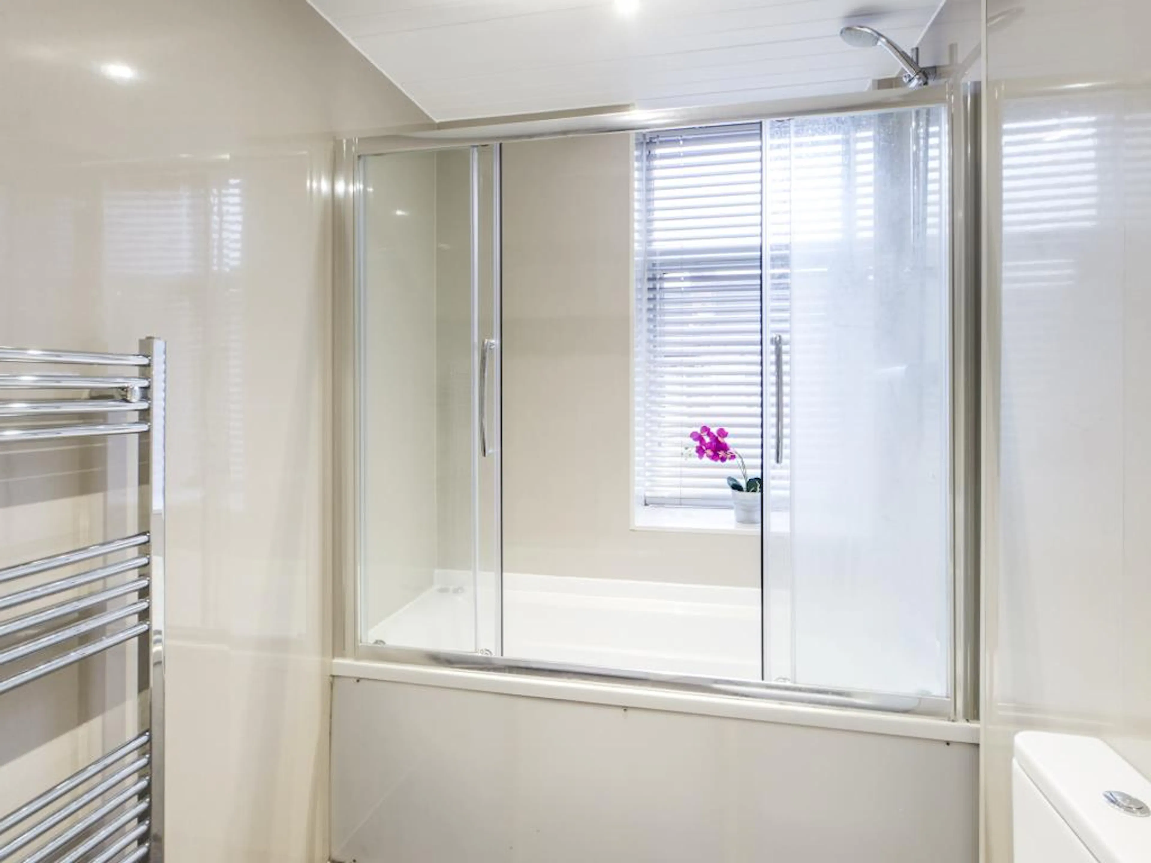 4 Bed Apartment BATHROOM 3