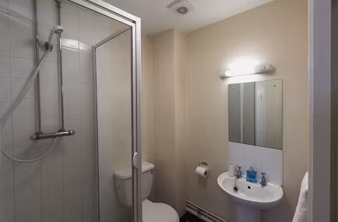 mooregate-house-nottingham-BATHROOM