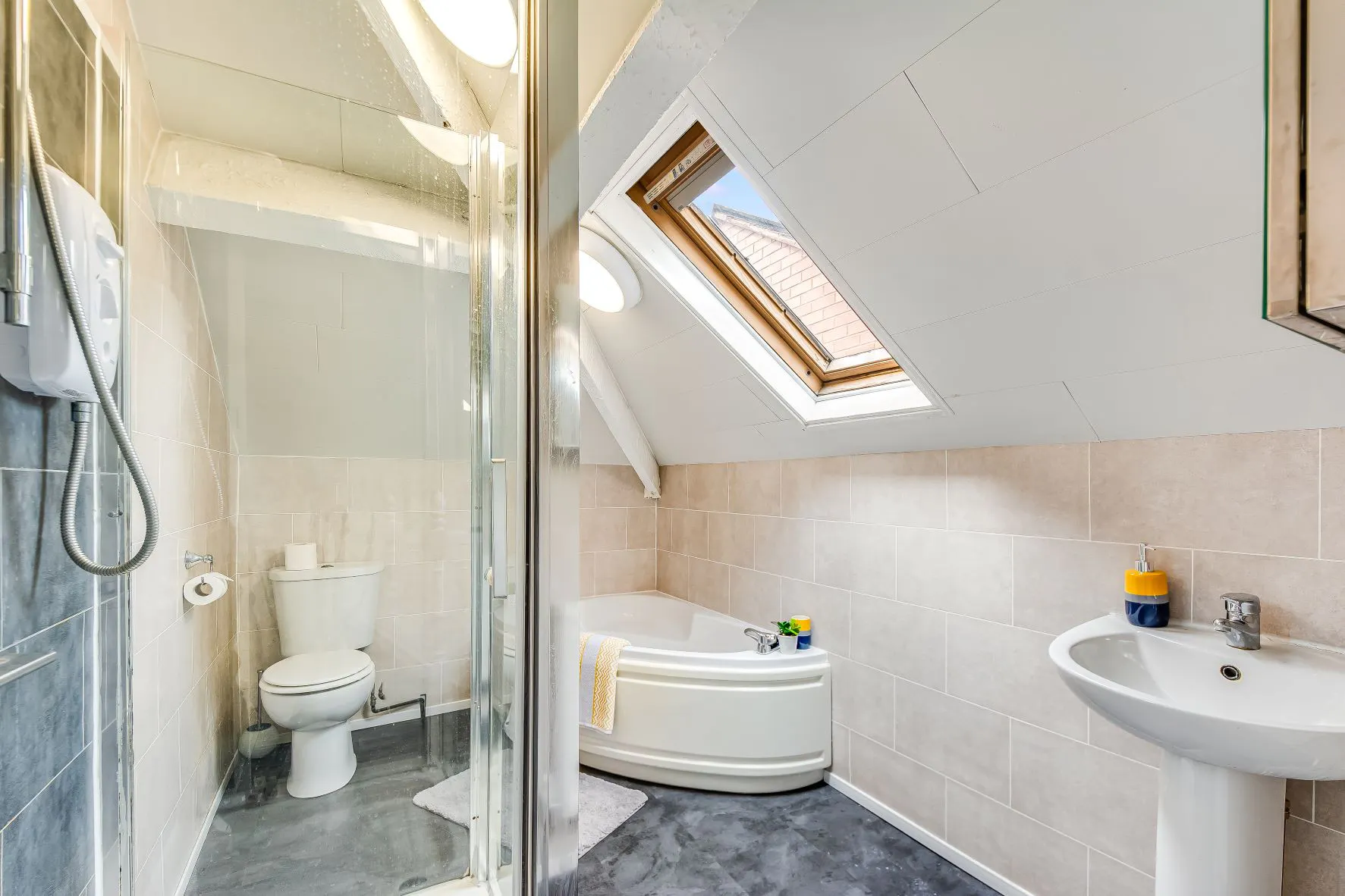 3 Bedroom Apartment BATHROOM 4