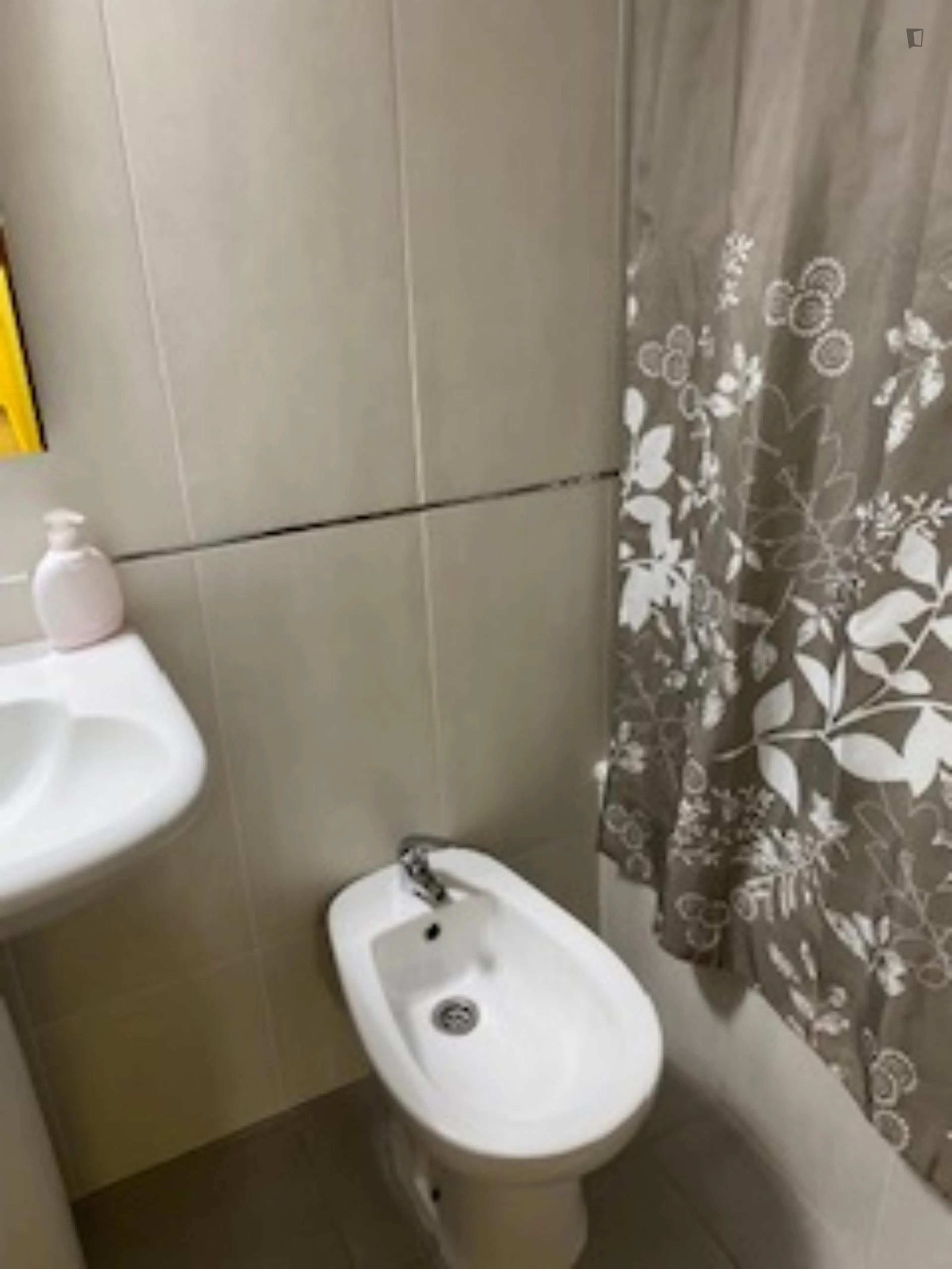 4 Bedroom Apartment BATHROOM 4