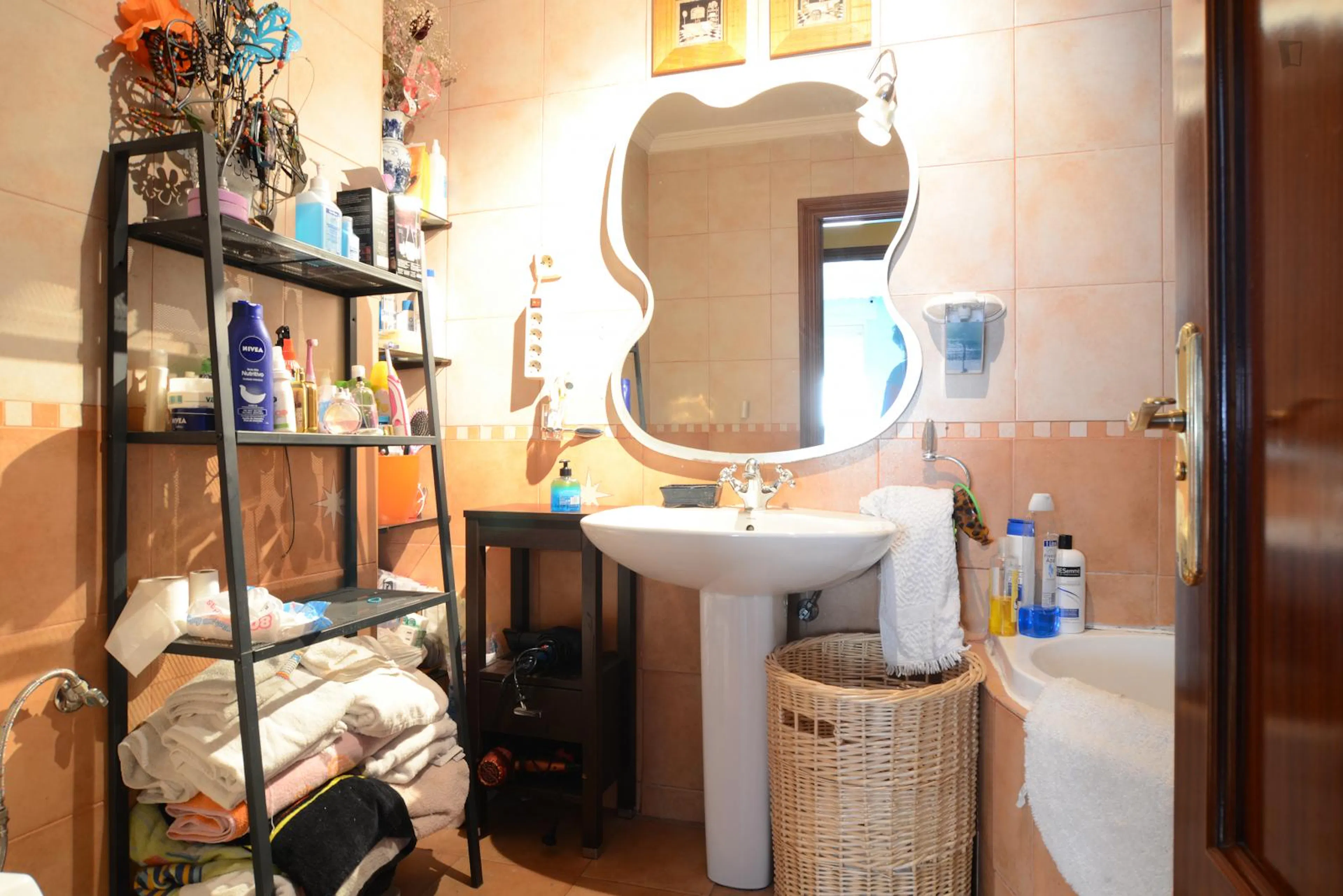 3 Bedroom Apartment BATHROOM 4