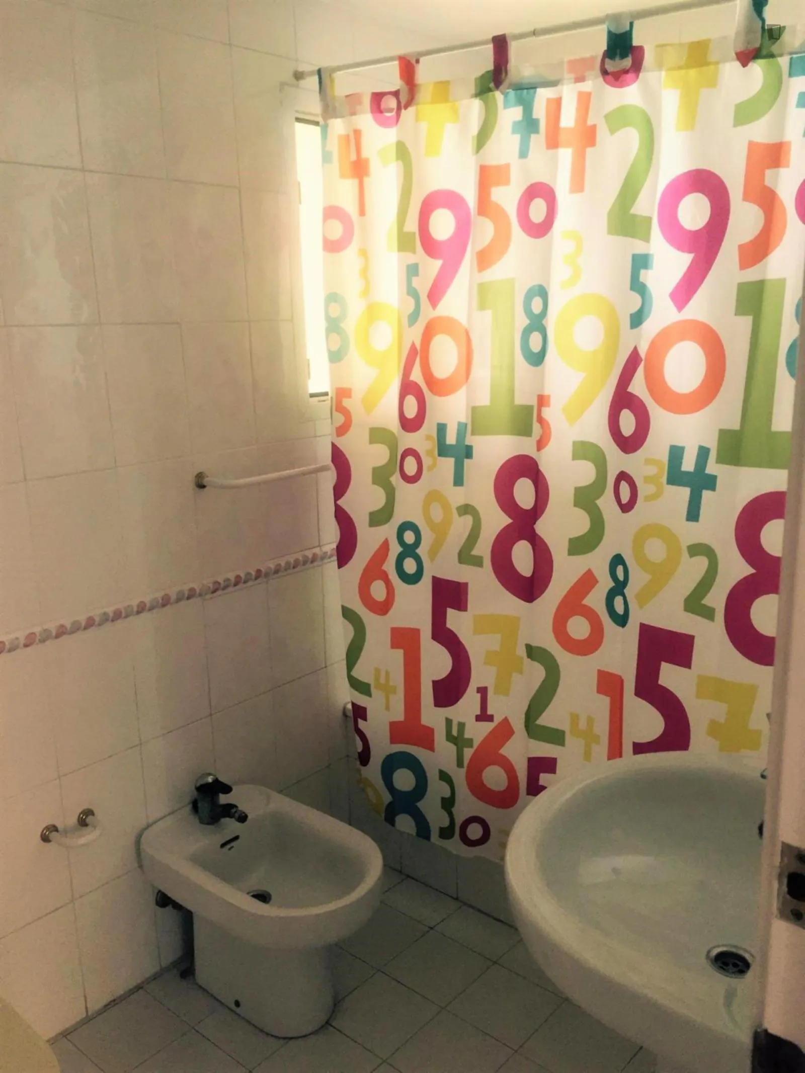 4 Bedroom Apartment BATHROOM 3