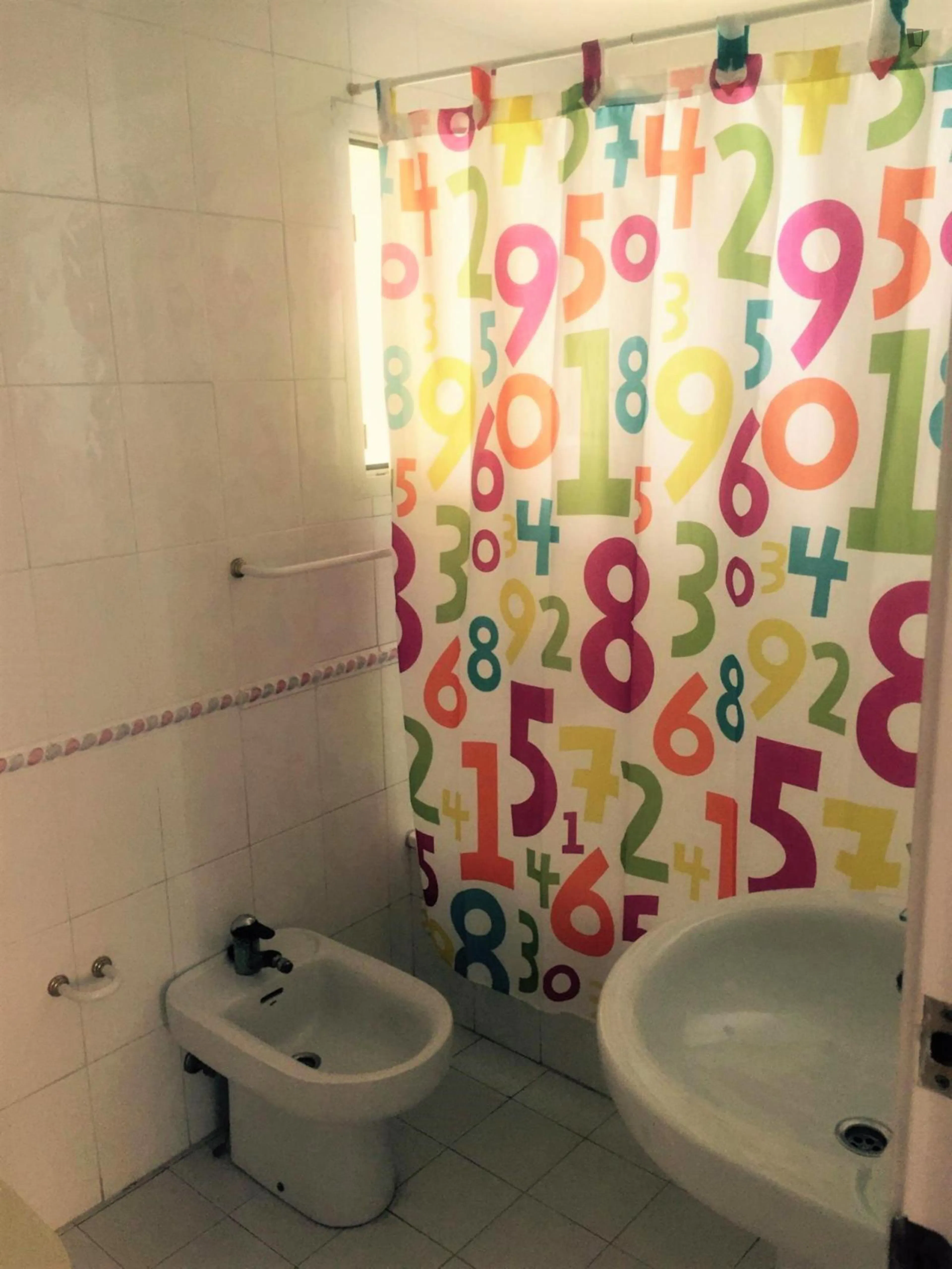 4 Bedroom Apartment BATHROOM 3