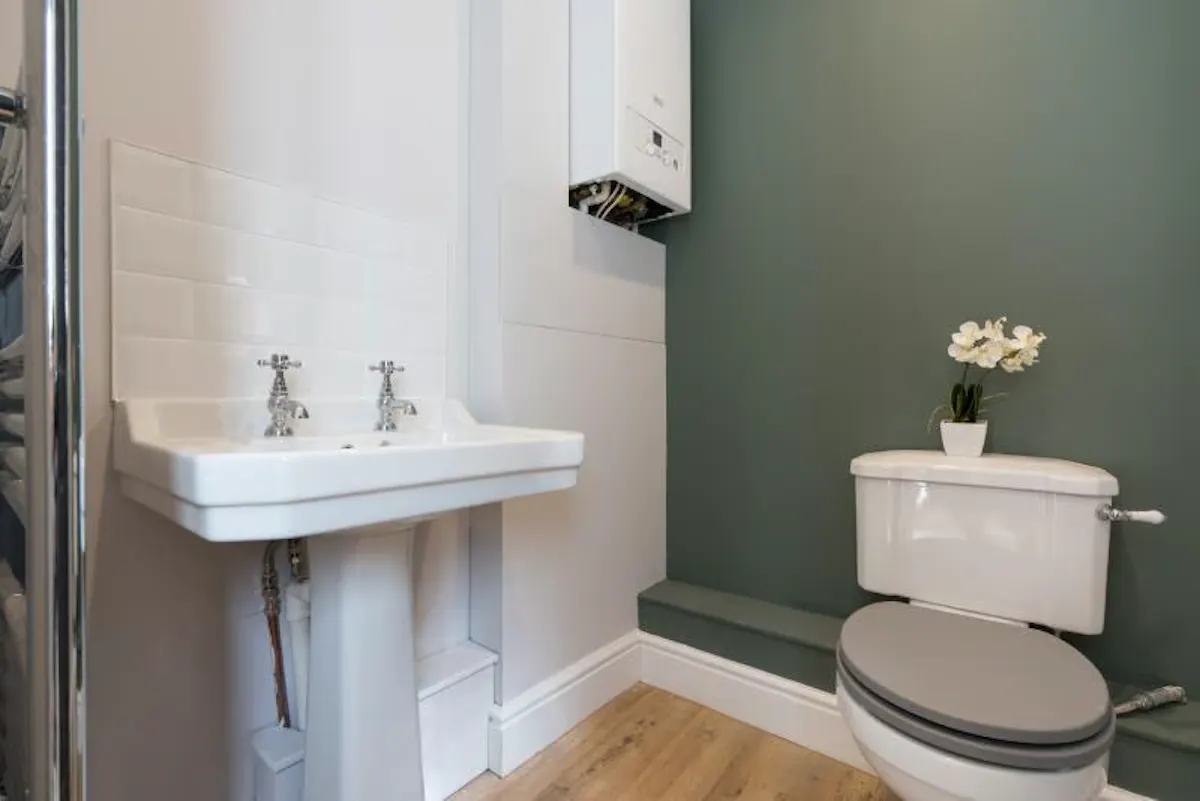 4 Bed Apartment BATHROOM