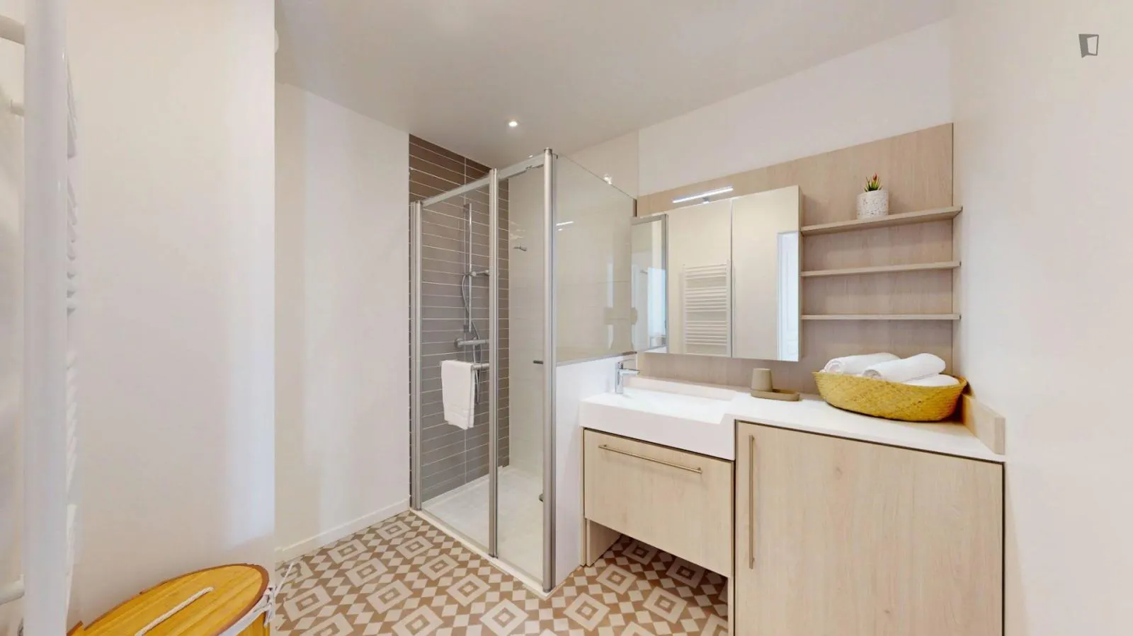 Neat two bedroom apartment near Parc résidence Florence BATHROOM 4