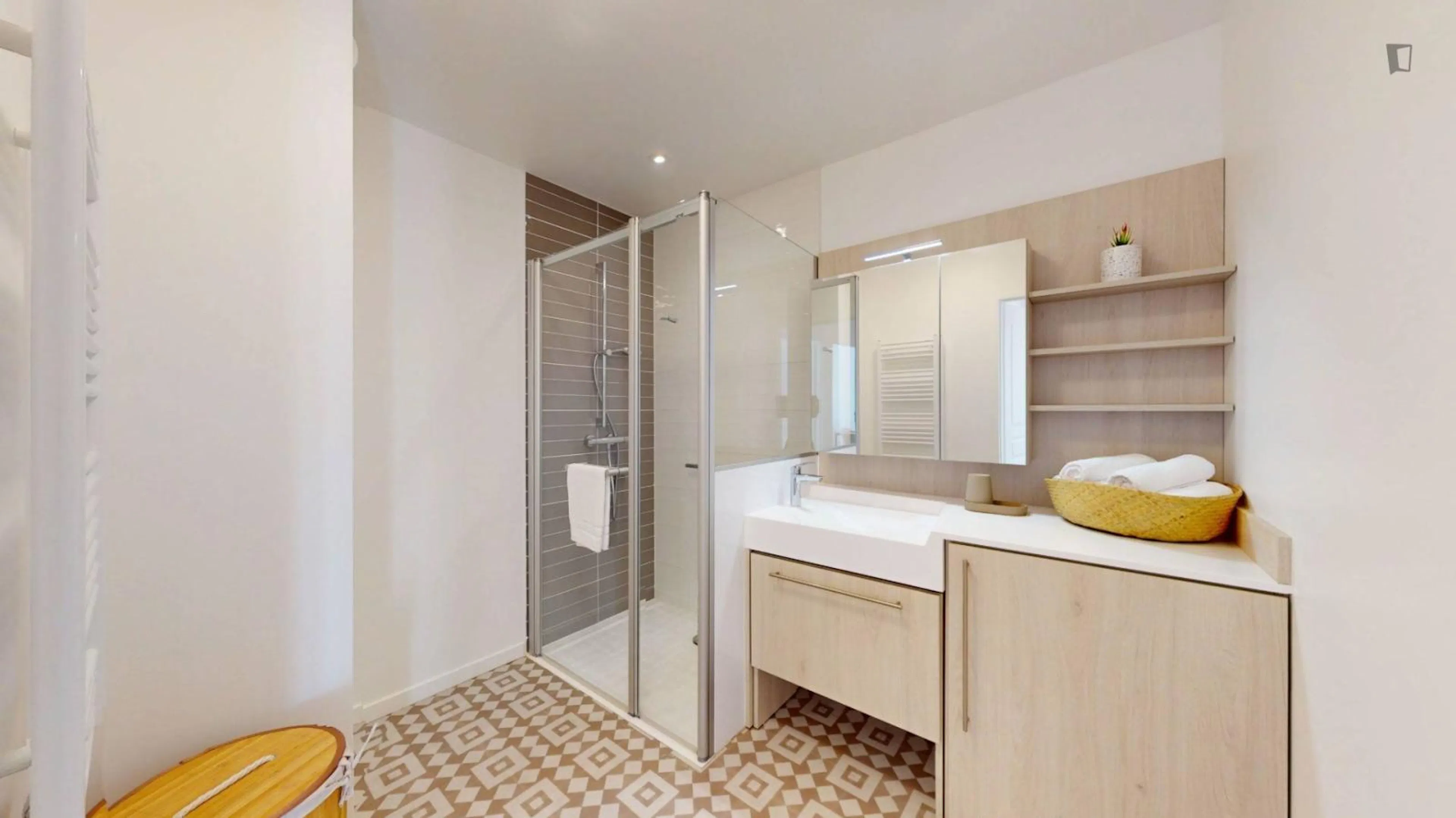 Neat two bedroom apartment near Parc résidence Florence BATHROOM 4