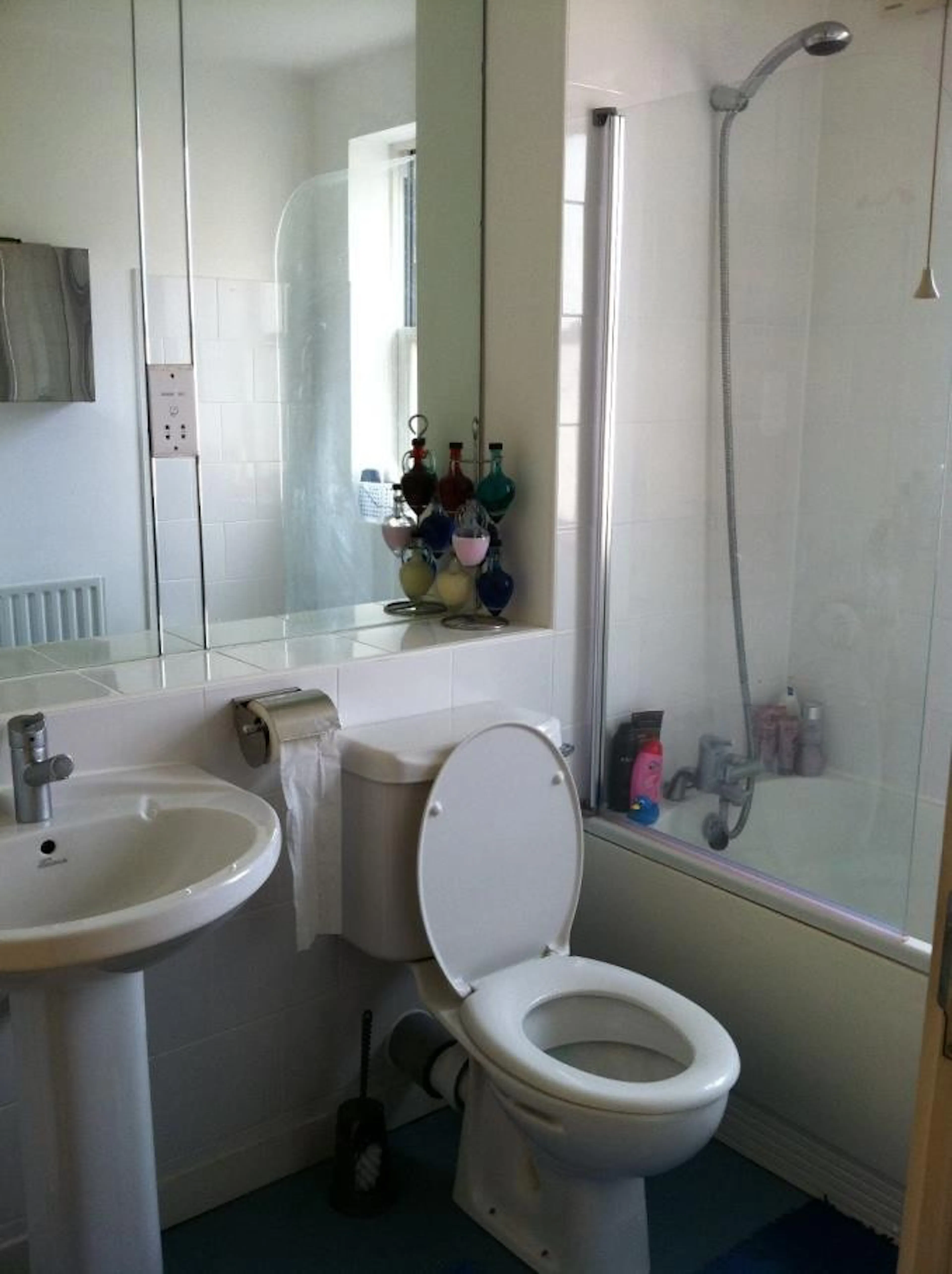 4 Bedroom Apartment BATHROOM 4