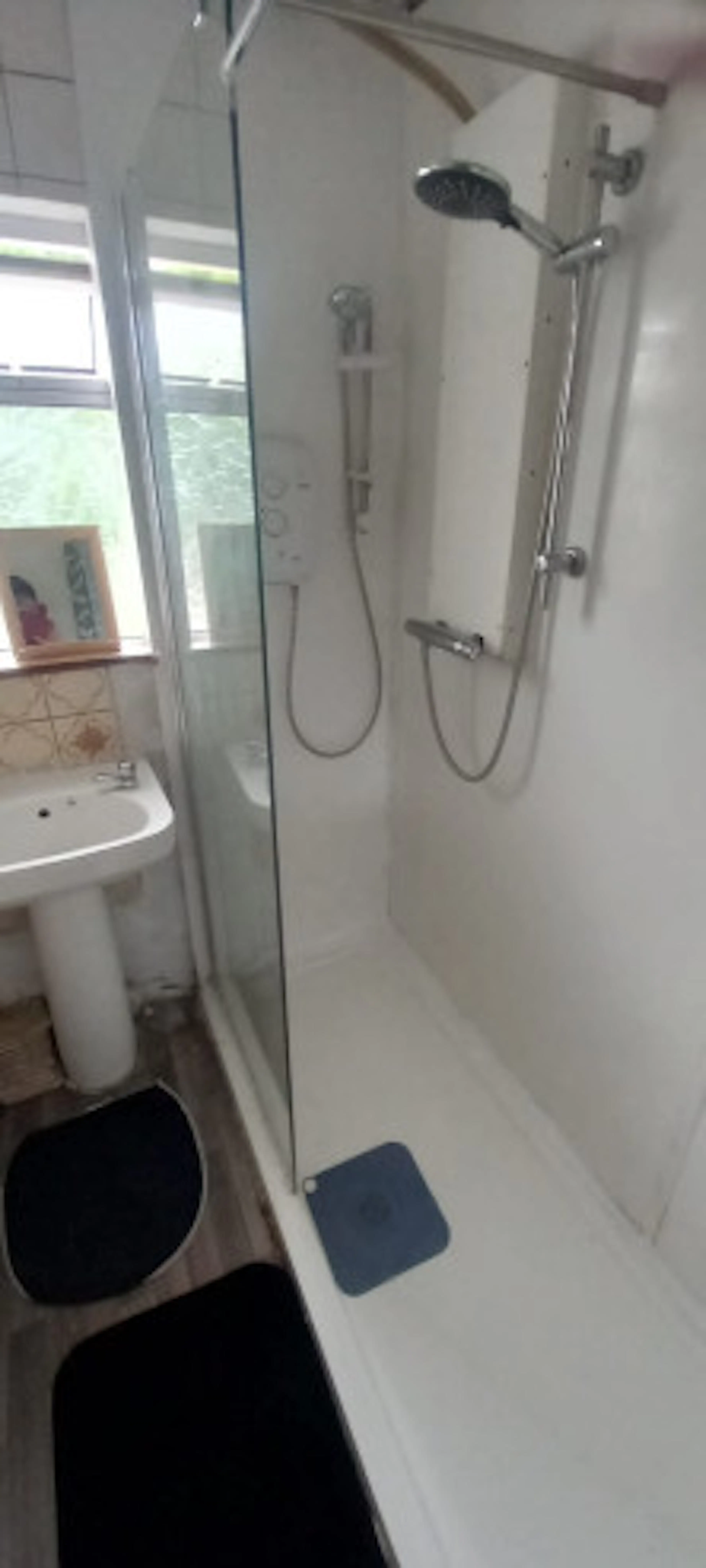 BATHROOM BATHROOM 3