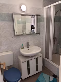 adlershof-berlin-BATHROOM