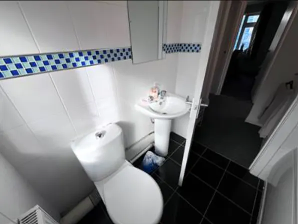Two Bedroom Apartment BATHROOM 3
