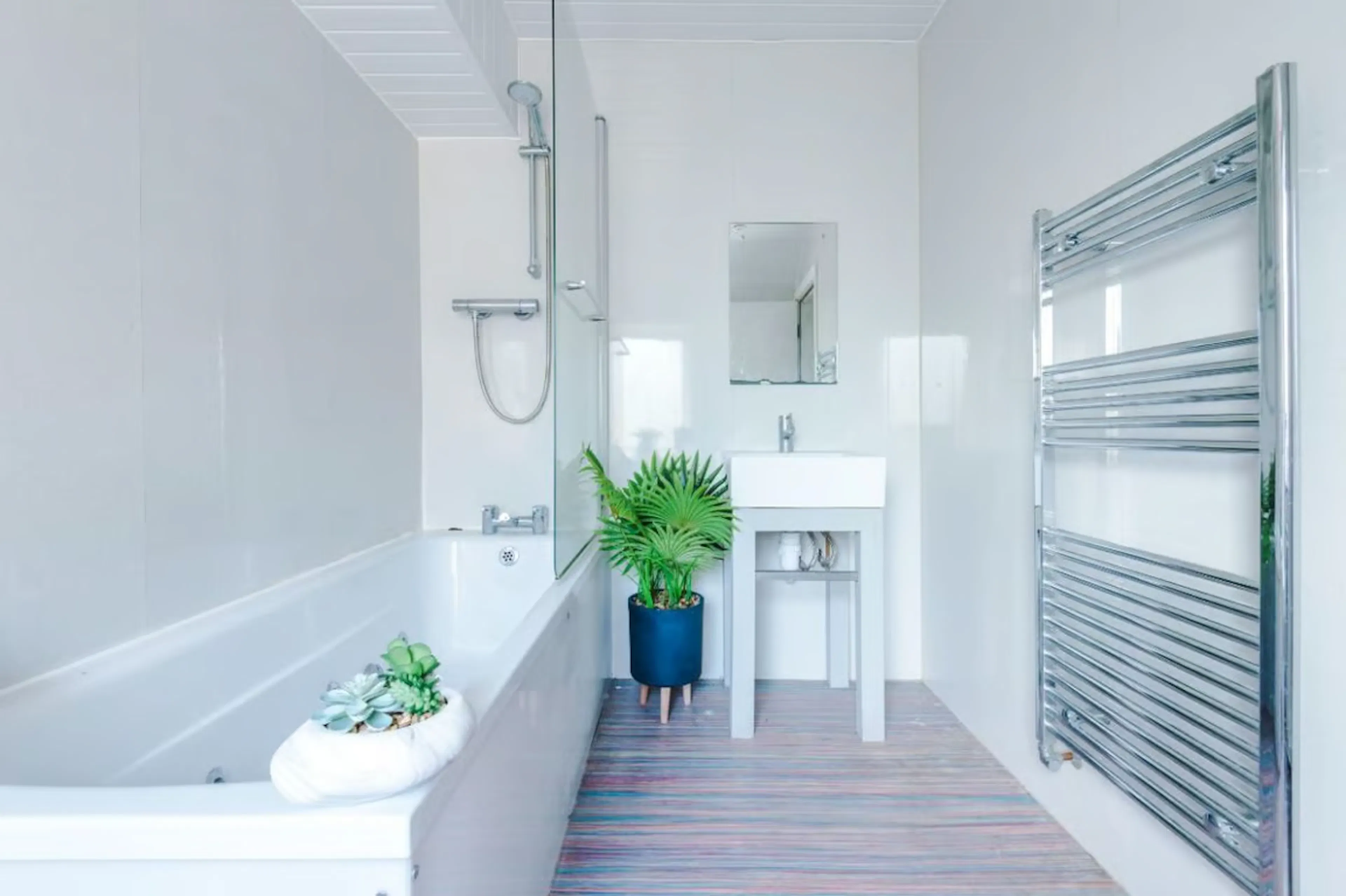 5 Bedroom Apartment BATHROOM 3