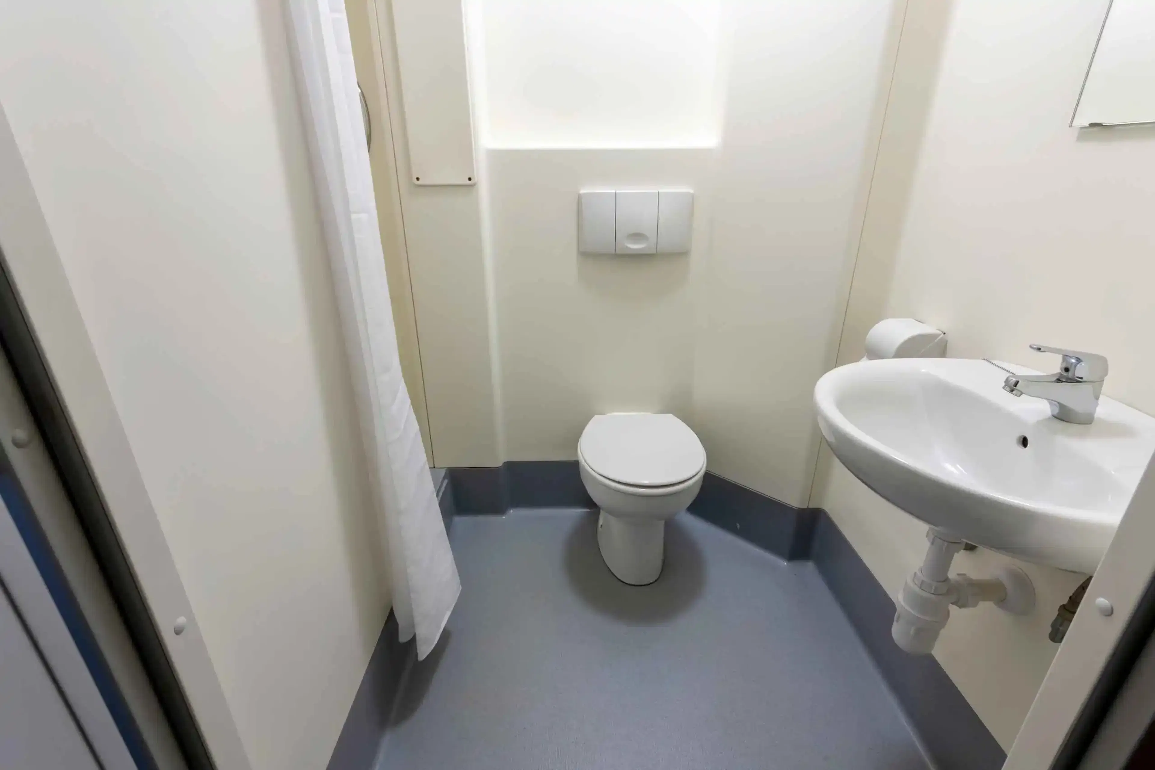 BATHROOM BATHROOM 2