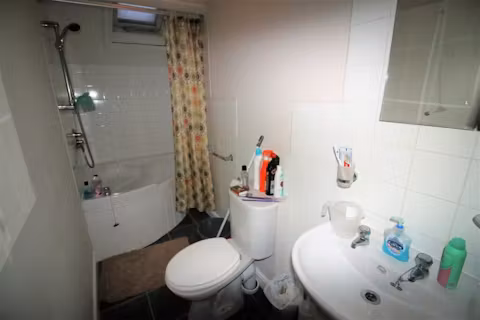 53-south-road-lancaster-BATHROOM