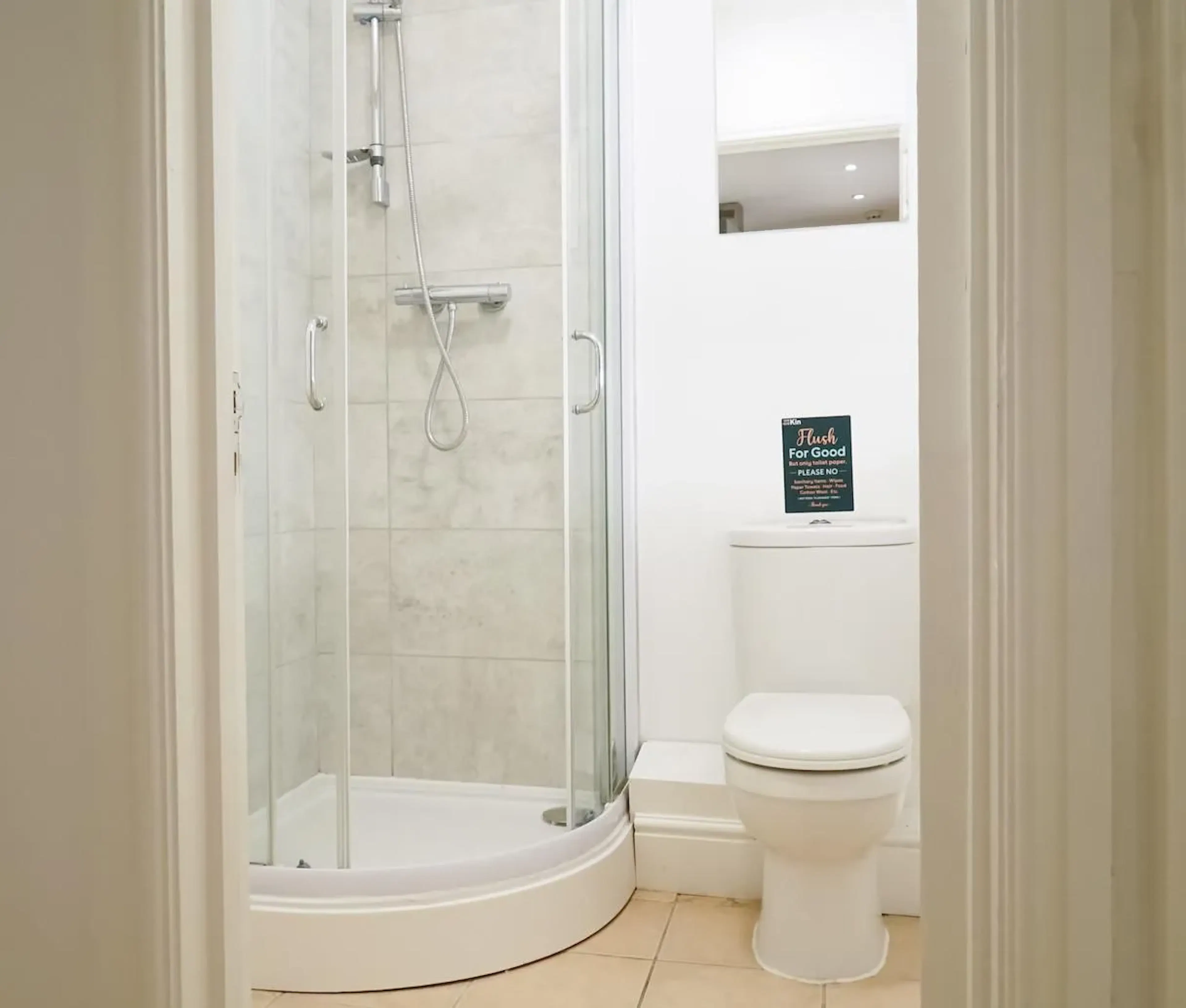 6 Bed Apartment BATHROOM 3
