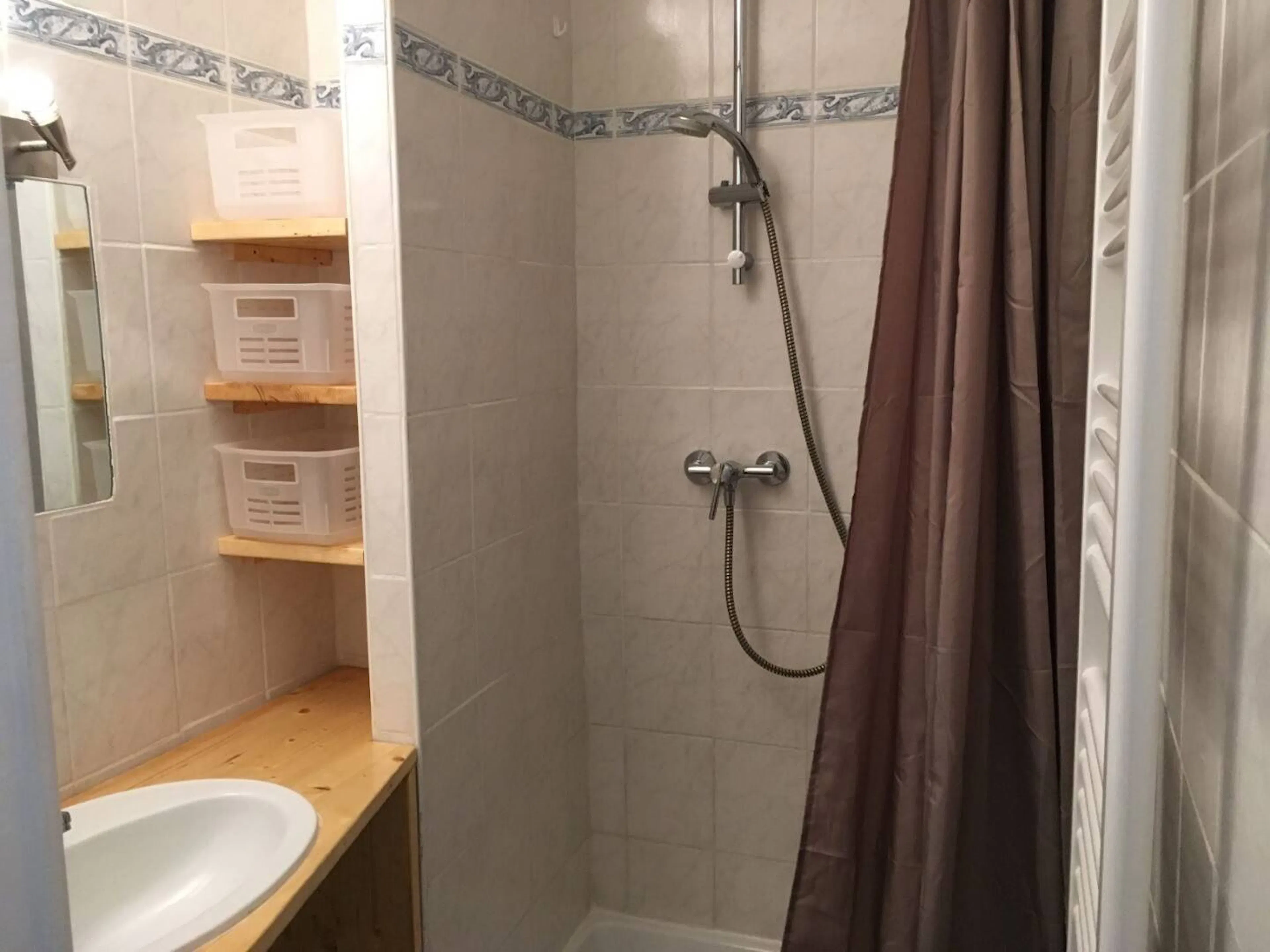BATHROOM BATHROOM 3
