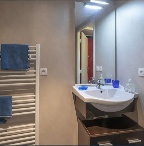 BATHROOM BATHROOM 3