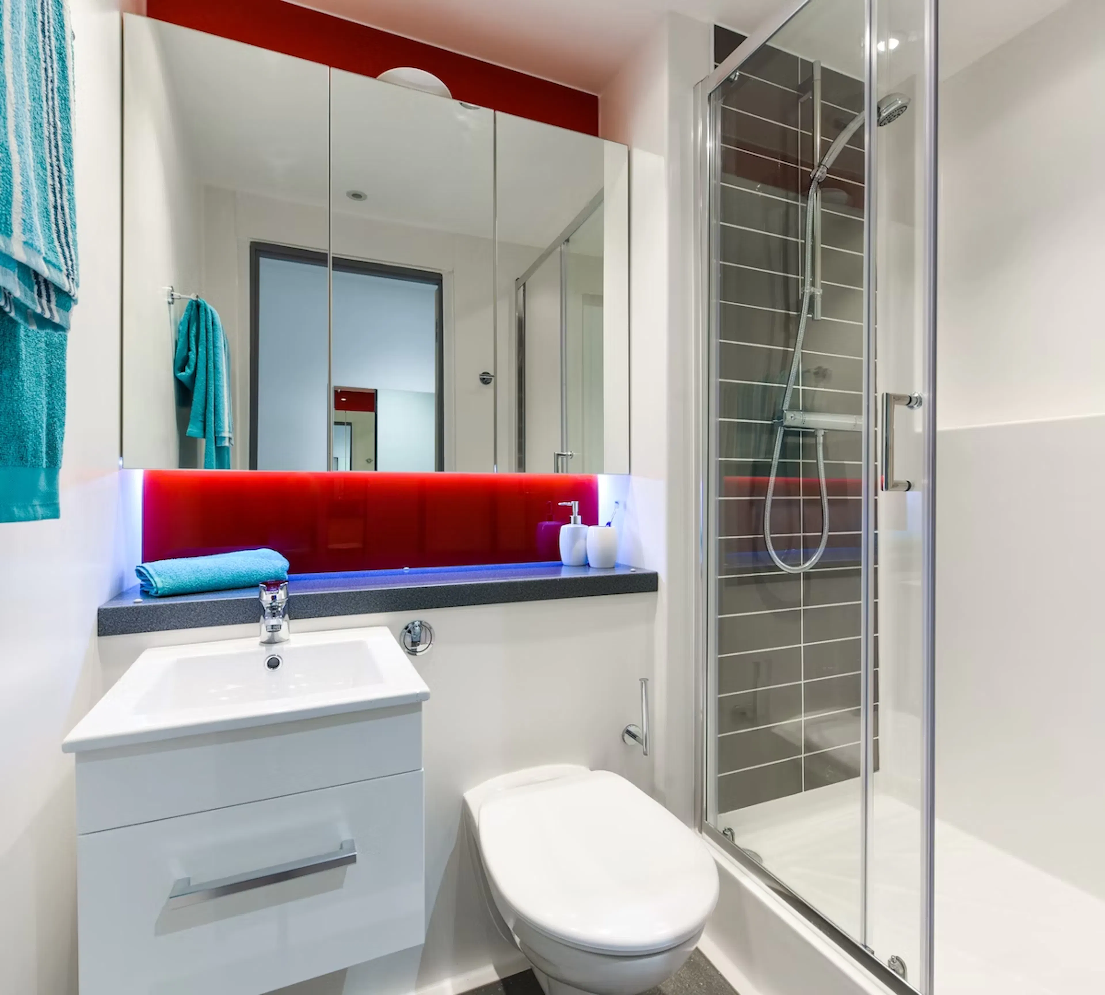 Ensuite Silver ROOM 4