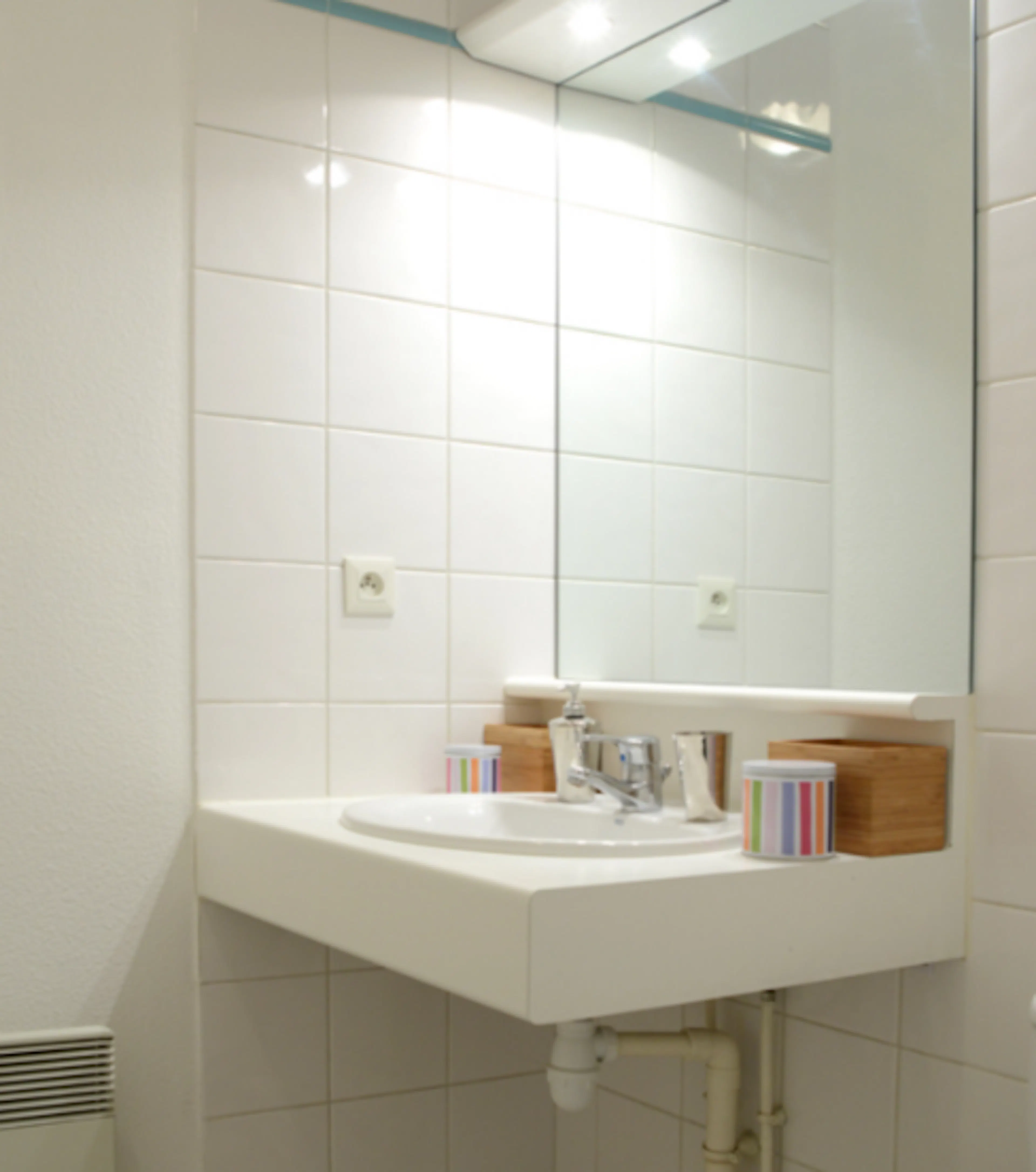 BATHROOM BATHROOM 4