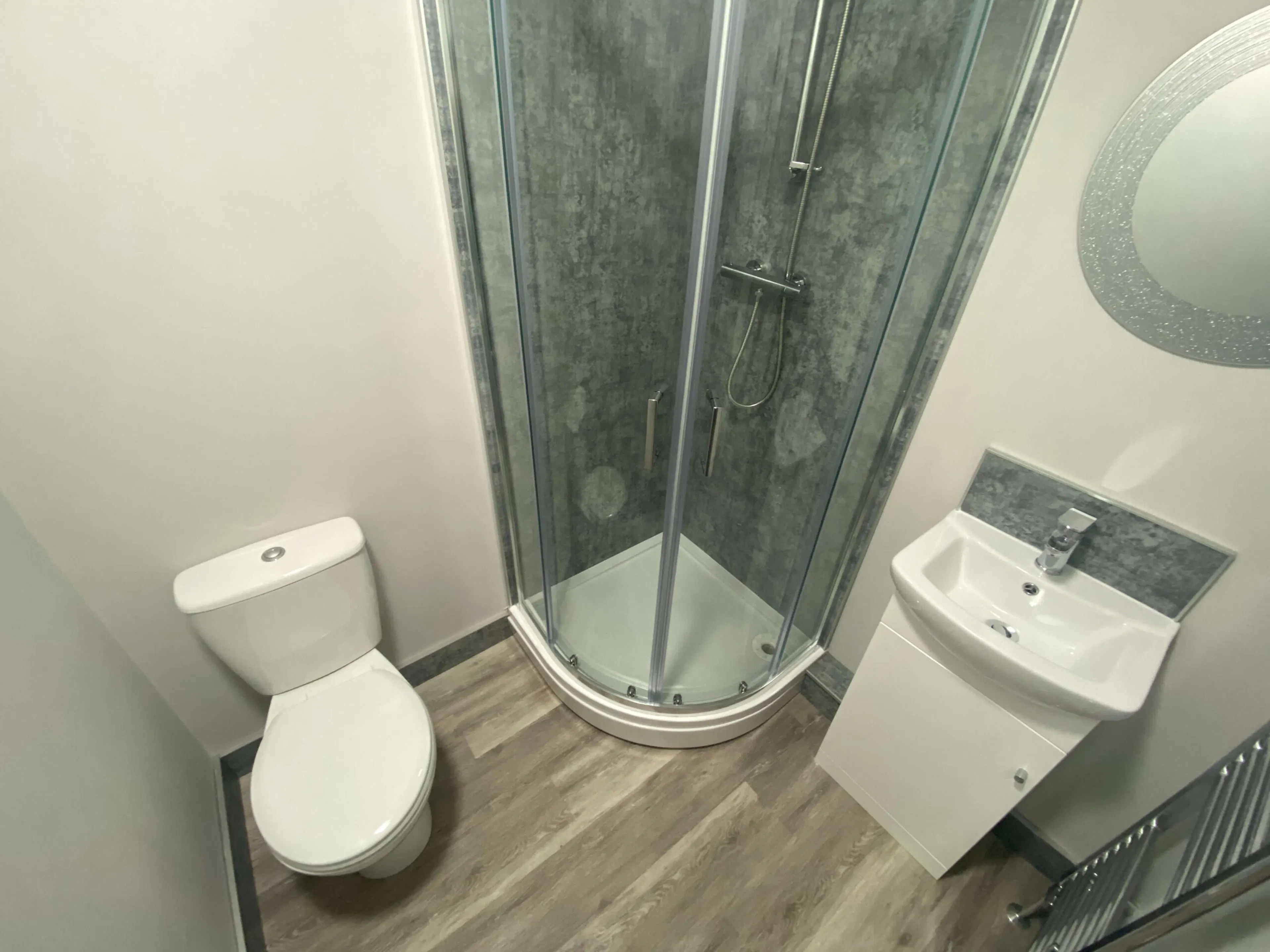 BATHROOM BATHROOM 3