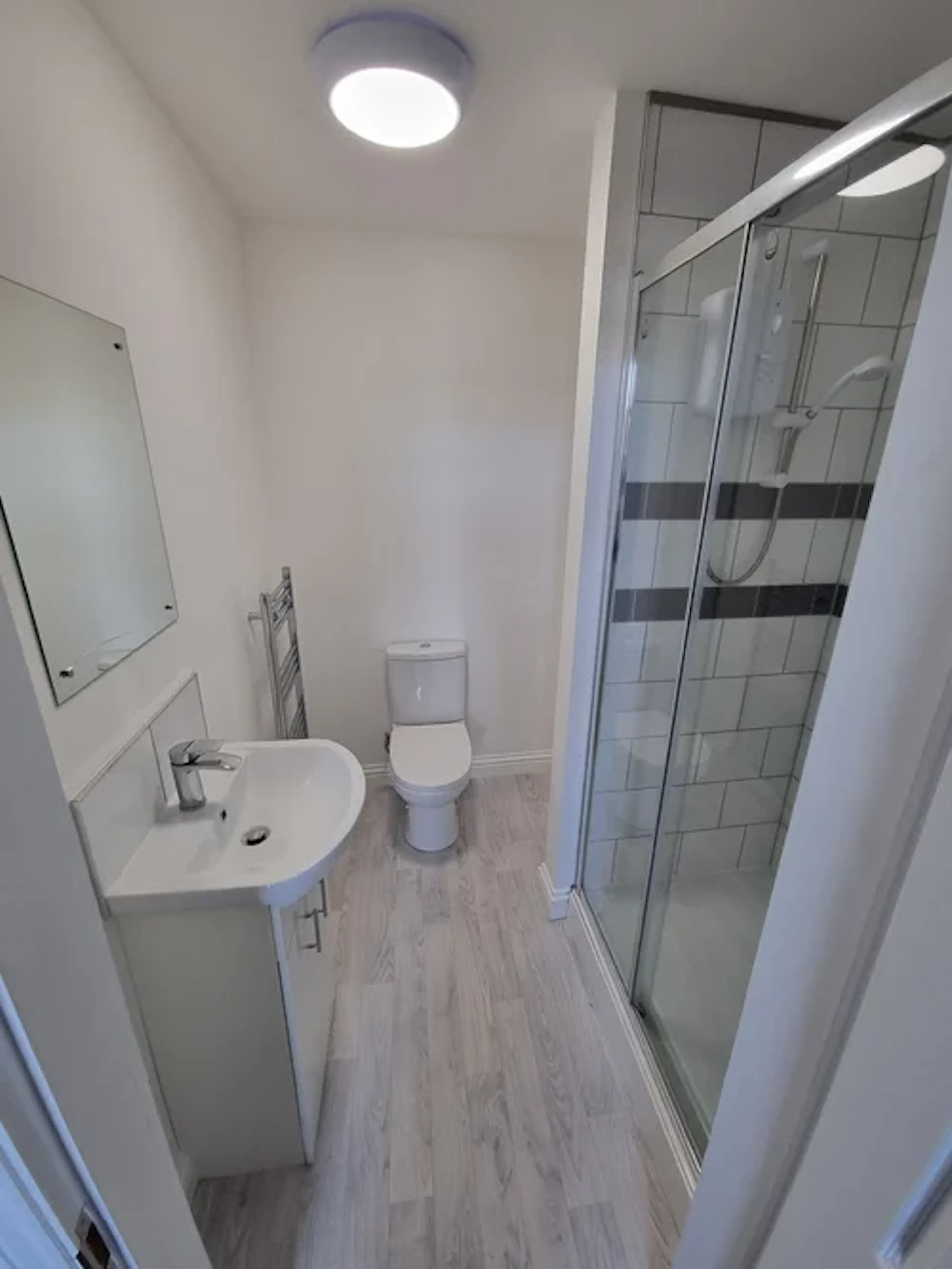 4 Bedroom Apartment BATHROOM 2