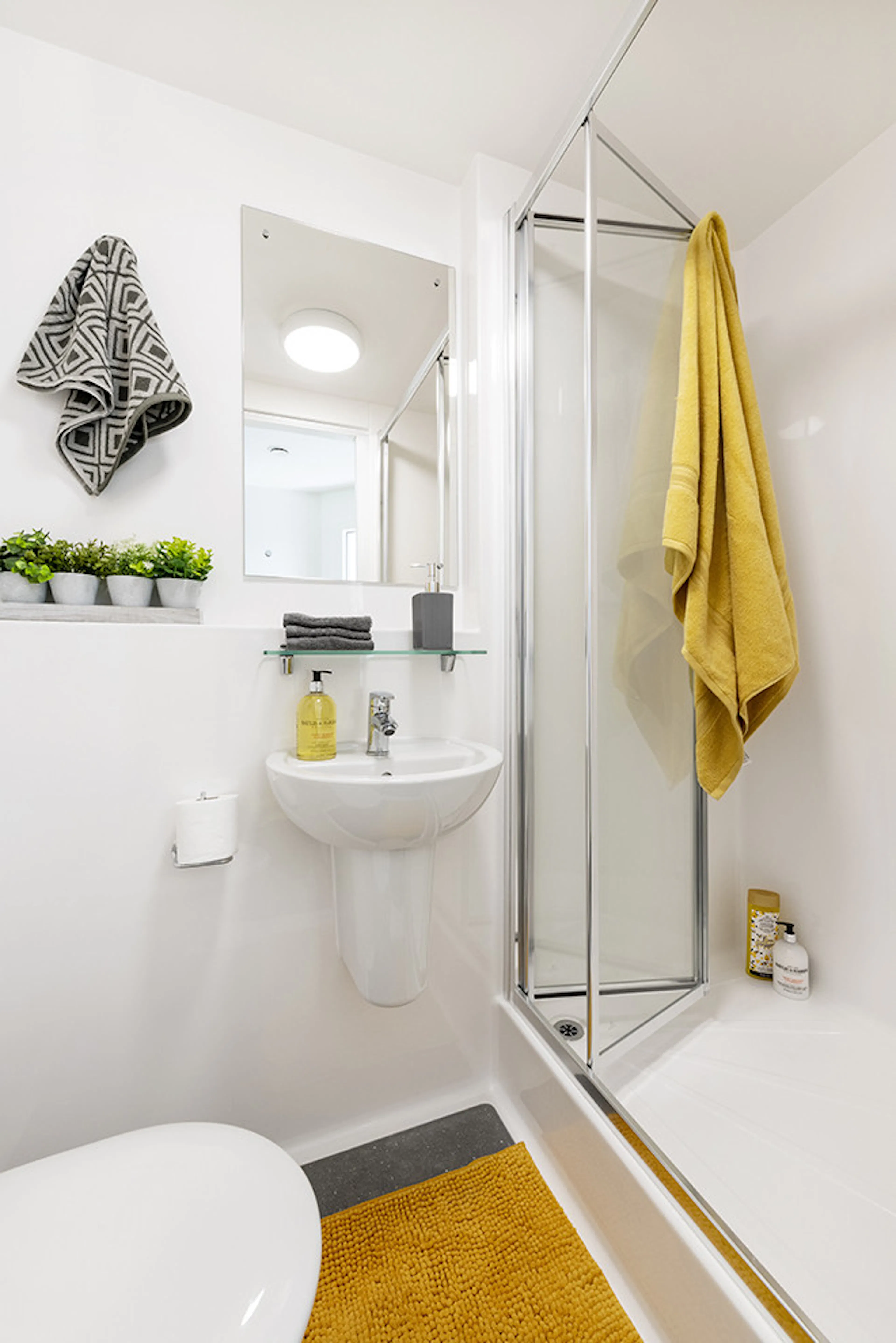 BATHROOM BATHROOM 3