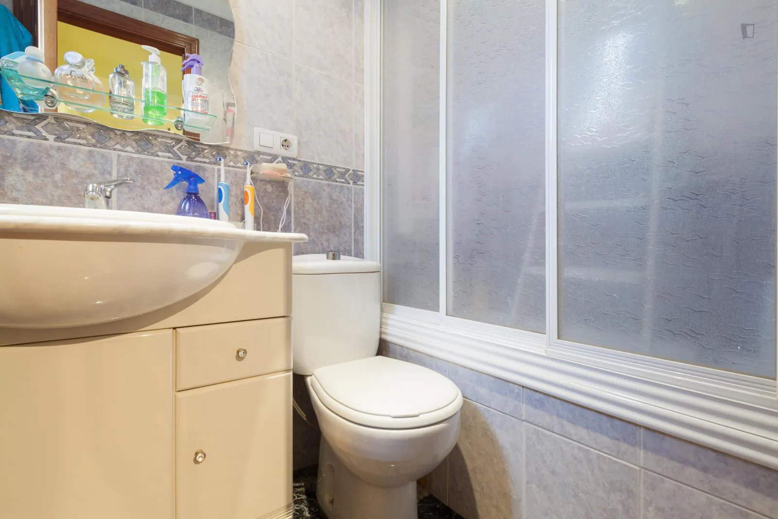 5 Bedroom Apartment BATHROOM 2