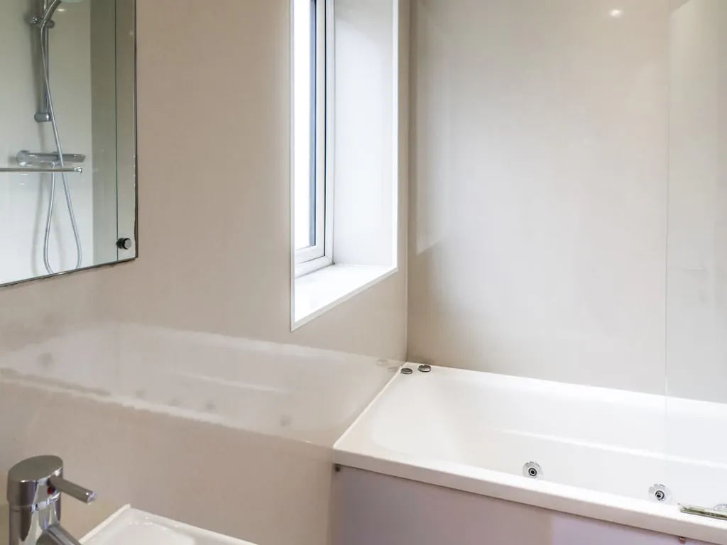 5 Bedroom Apartment BATHROOM 4