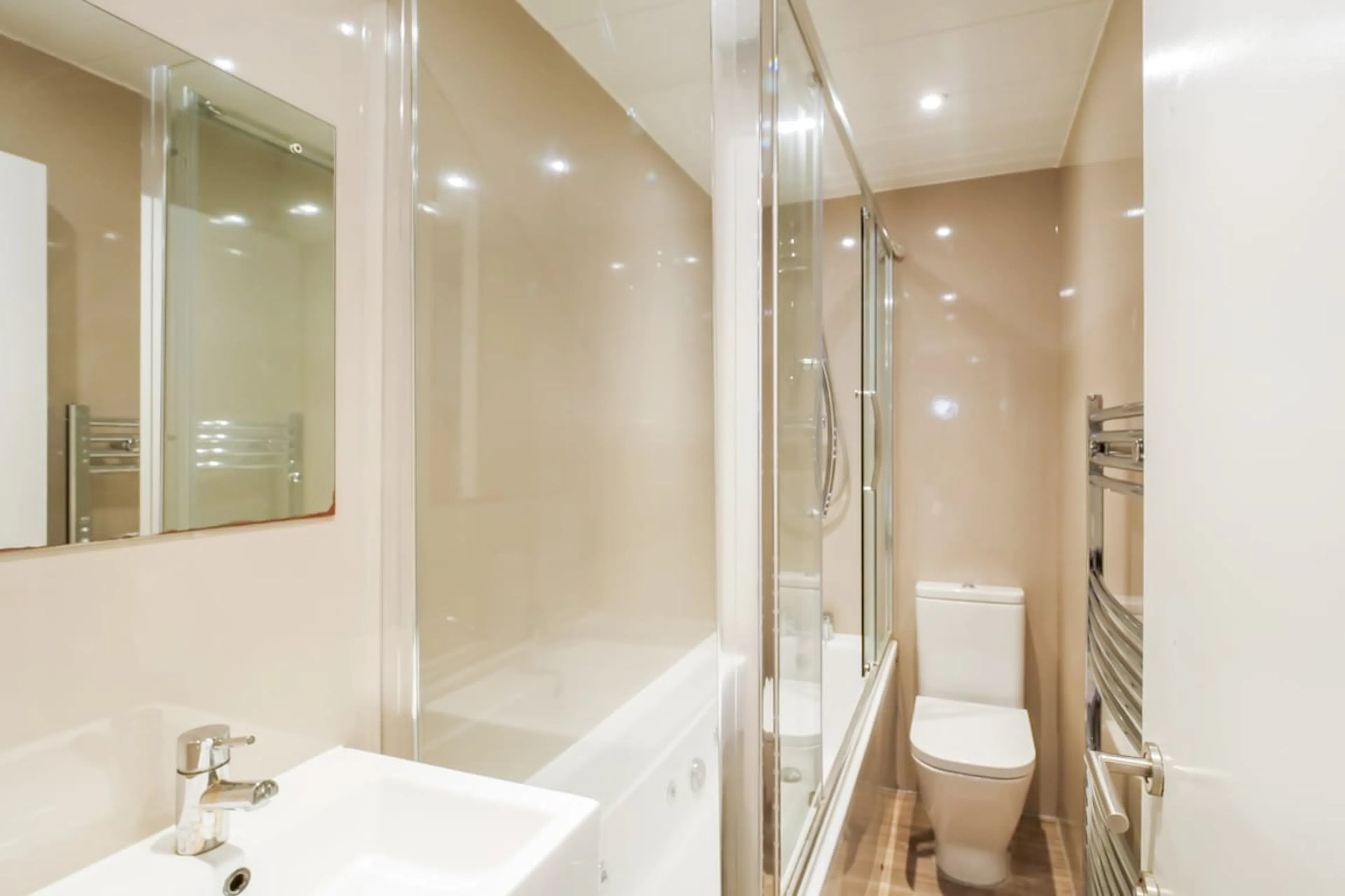 BATHROOM BATHROOM 3