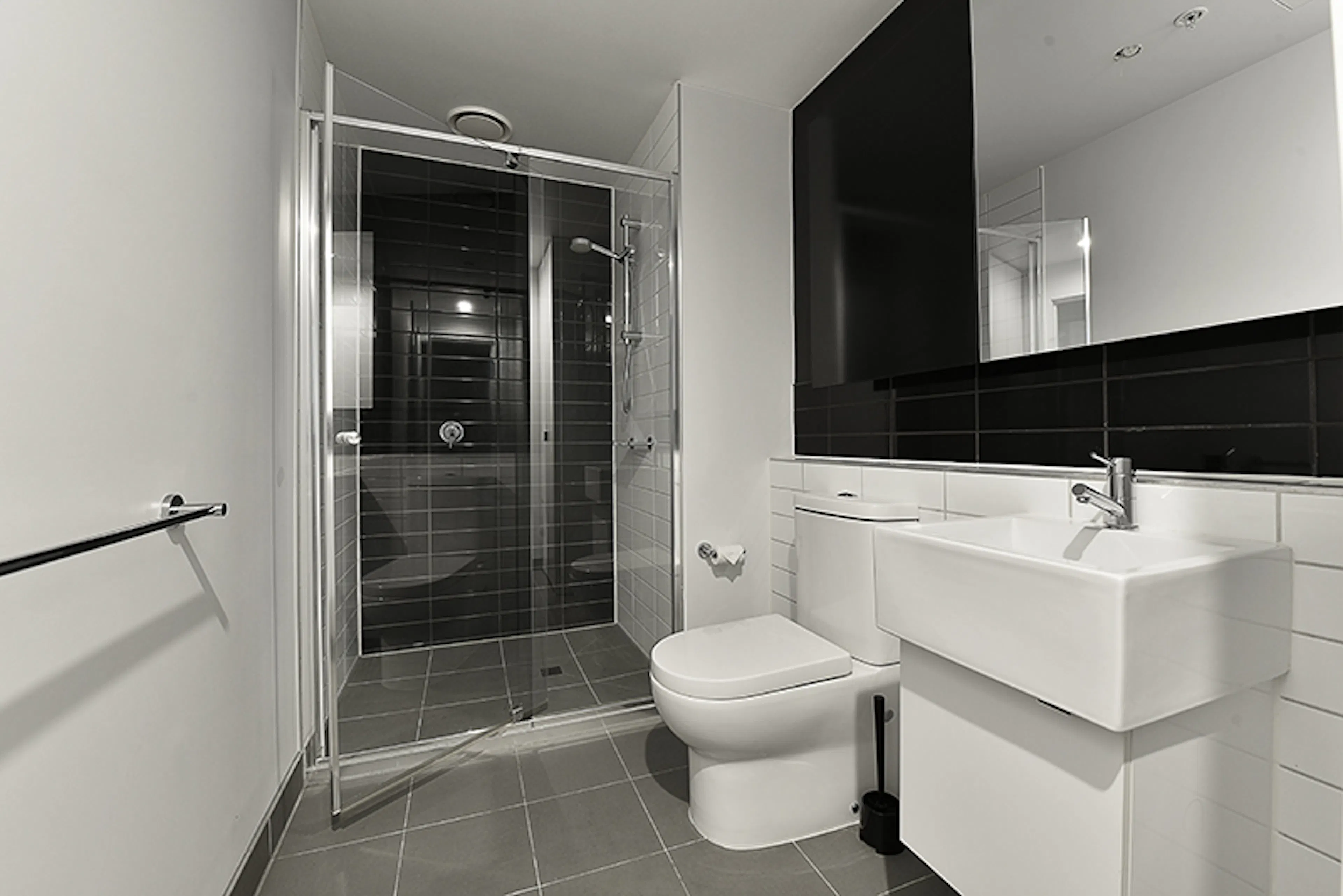 2 Bedroom, 2 Bathroom Apartment BATHROOM 4