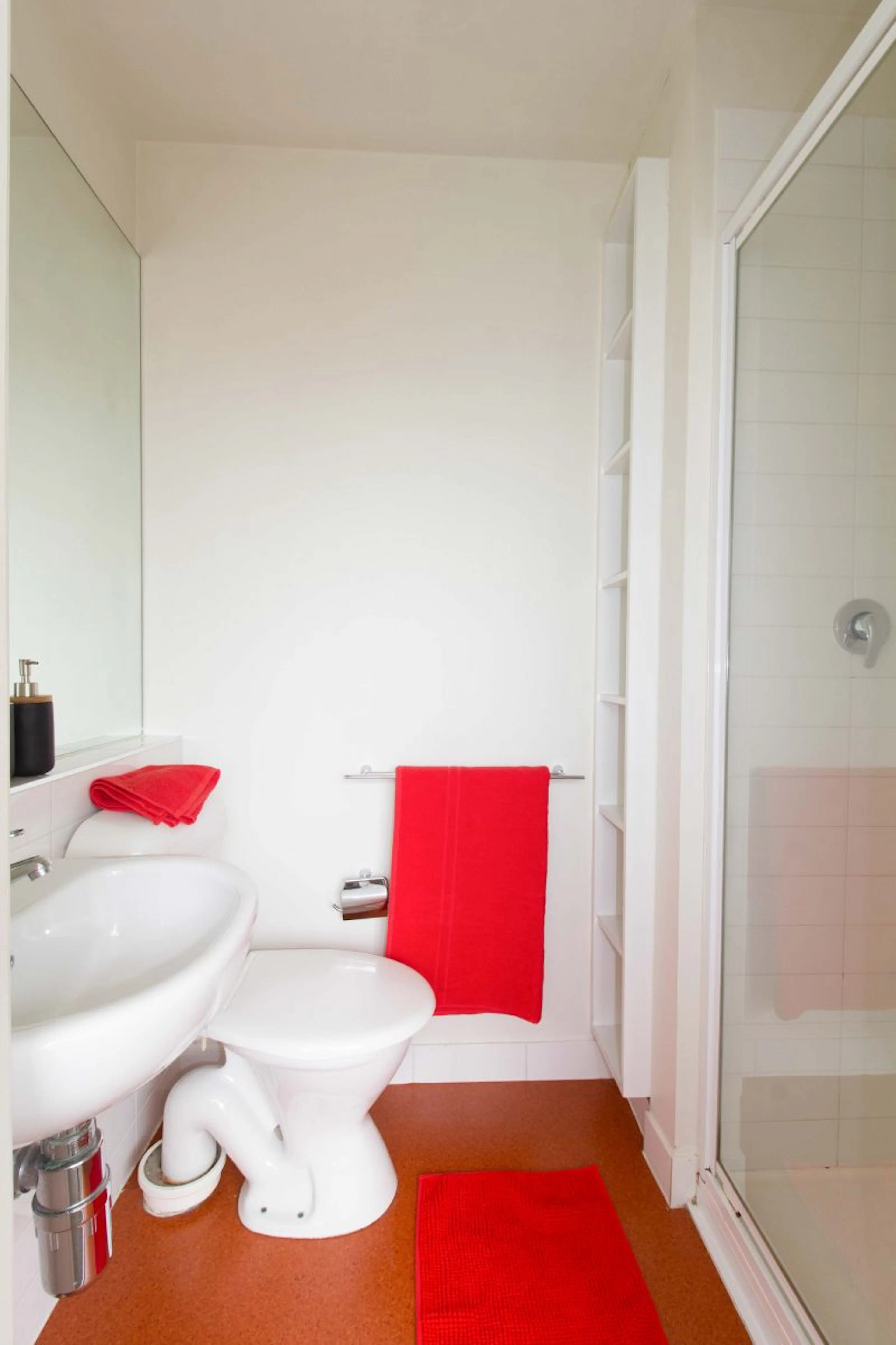 Standard Studio BATHROOM 2