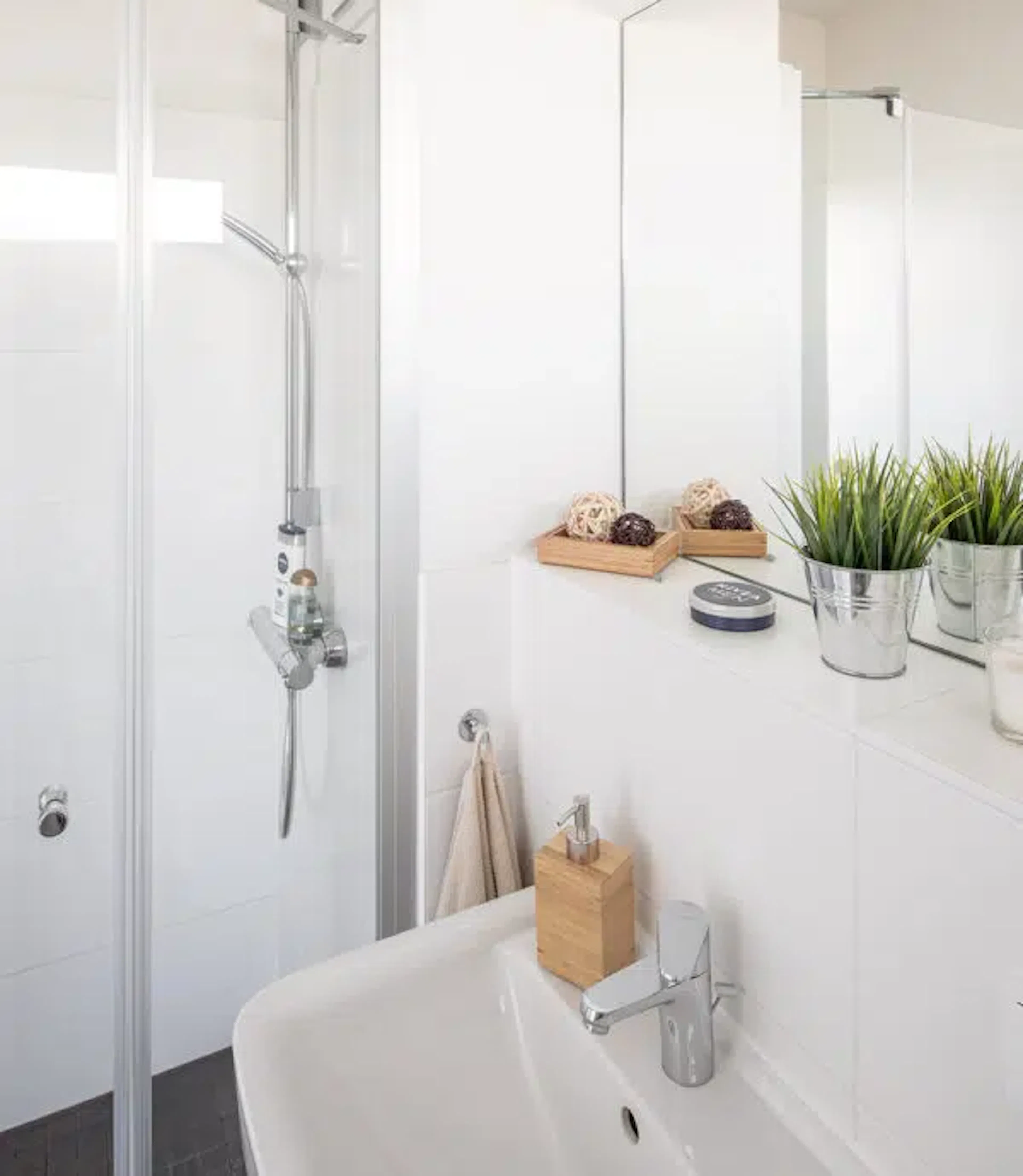 Double Studio BATHROOM 2