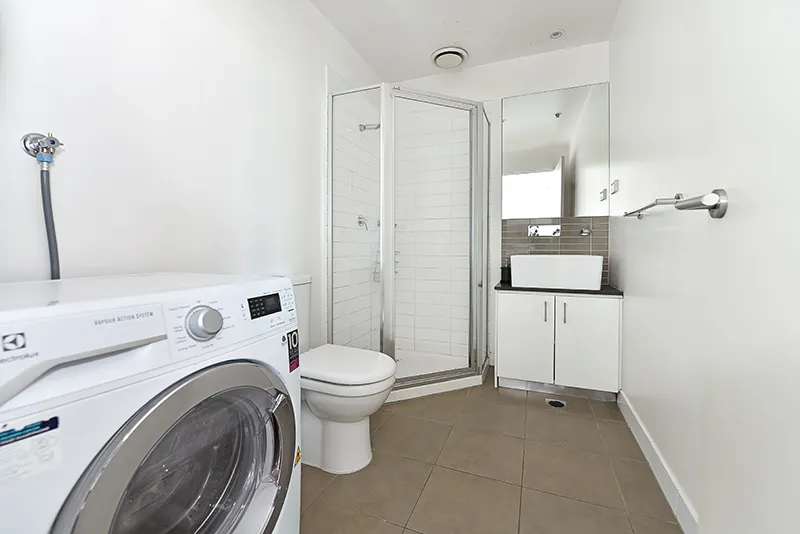One Bedroom Apartment (1908) BATHROOM 4