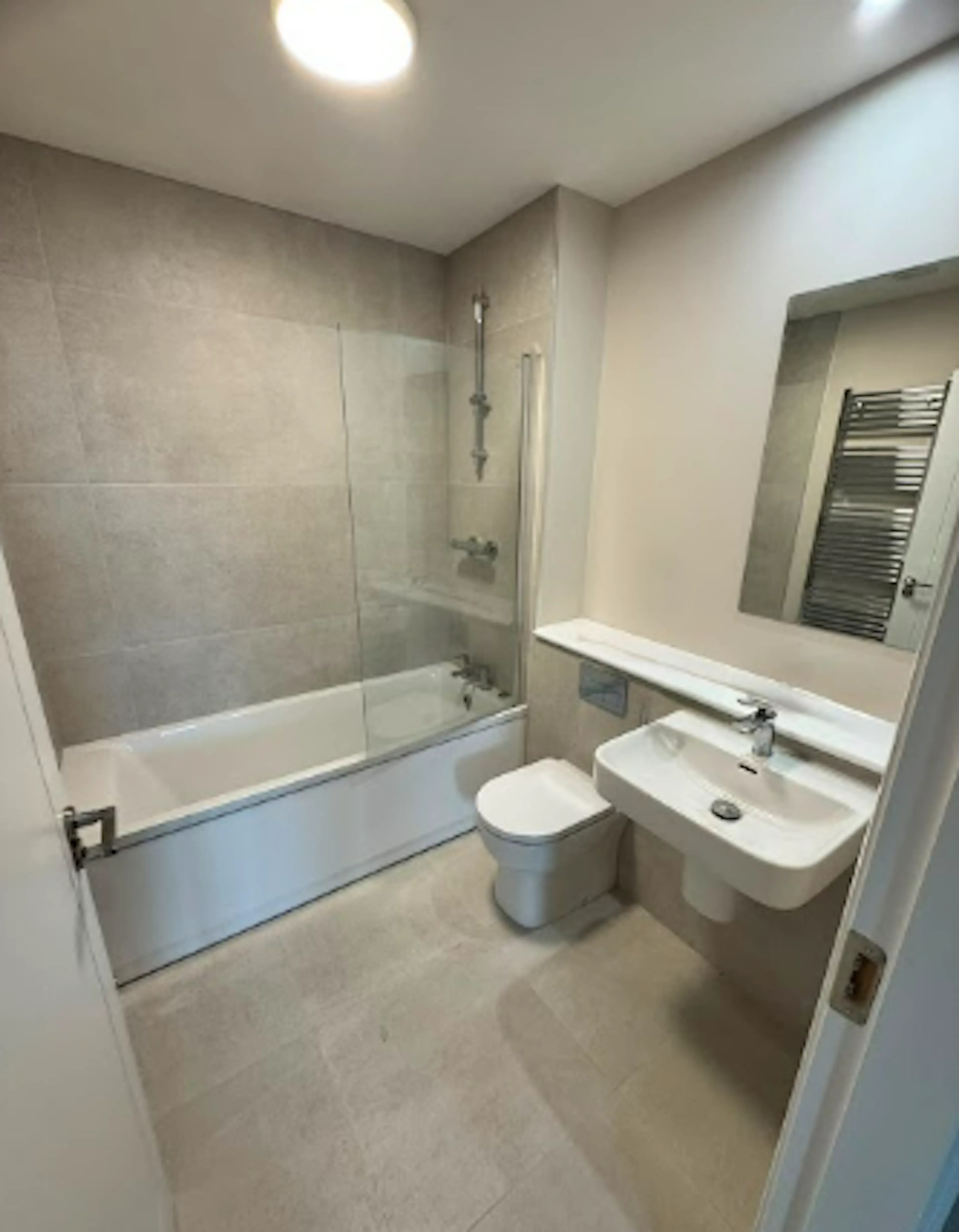 Double Non Ensuite BATHROOM 2