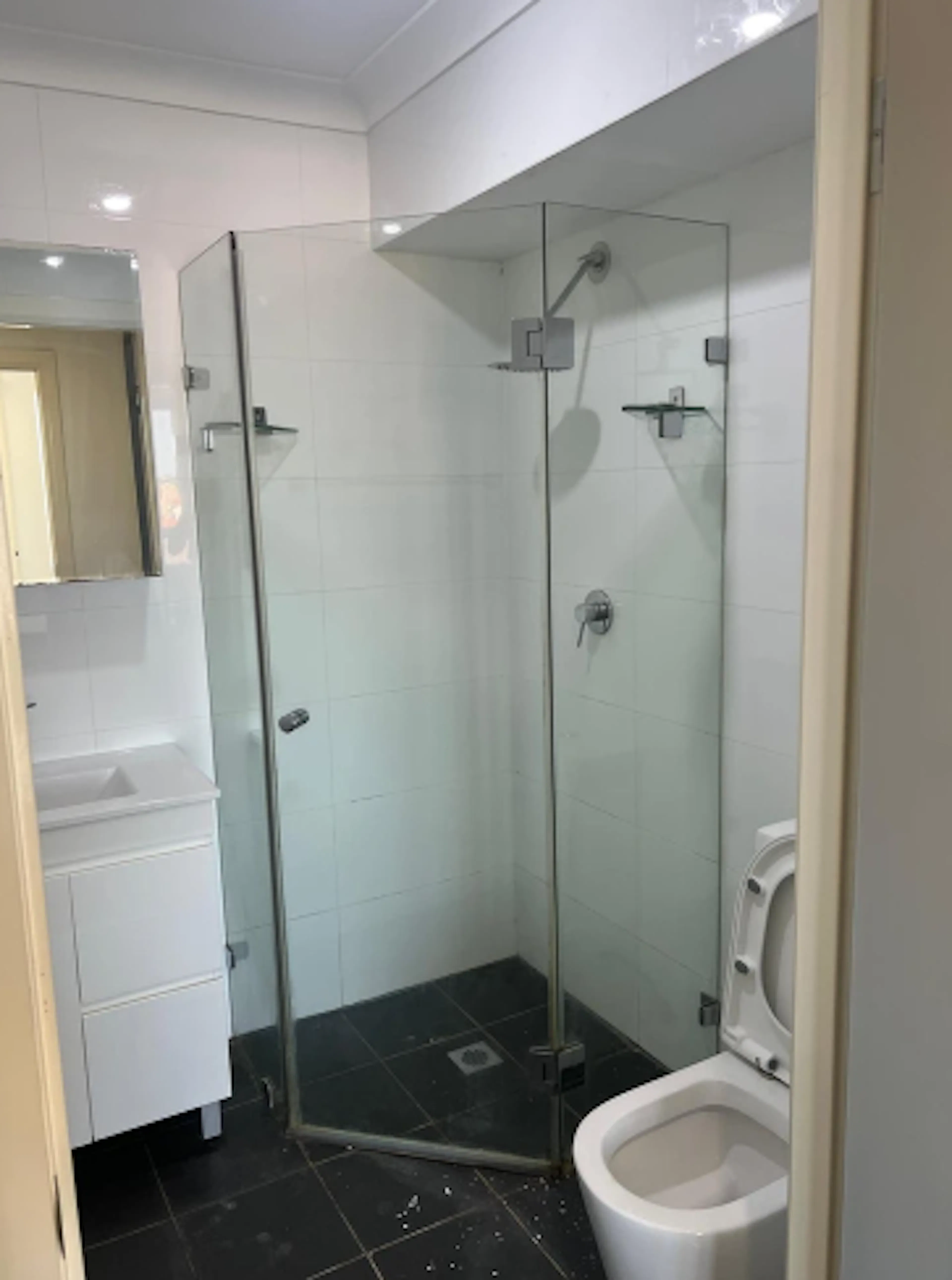 Room 3 bed 2 Ensuite BATHROOM 2