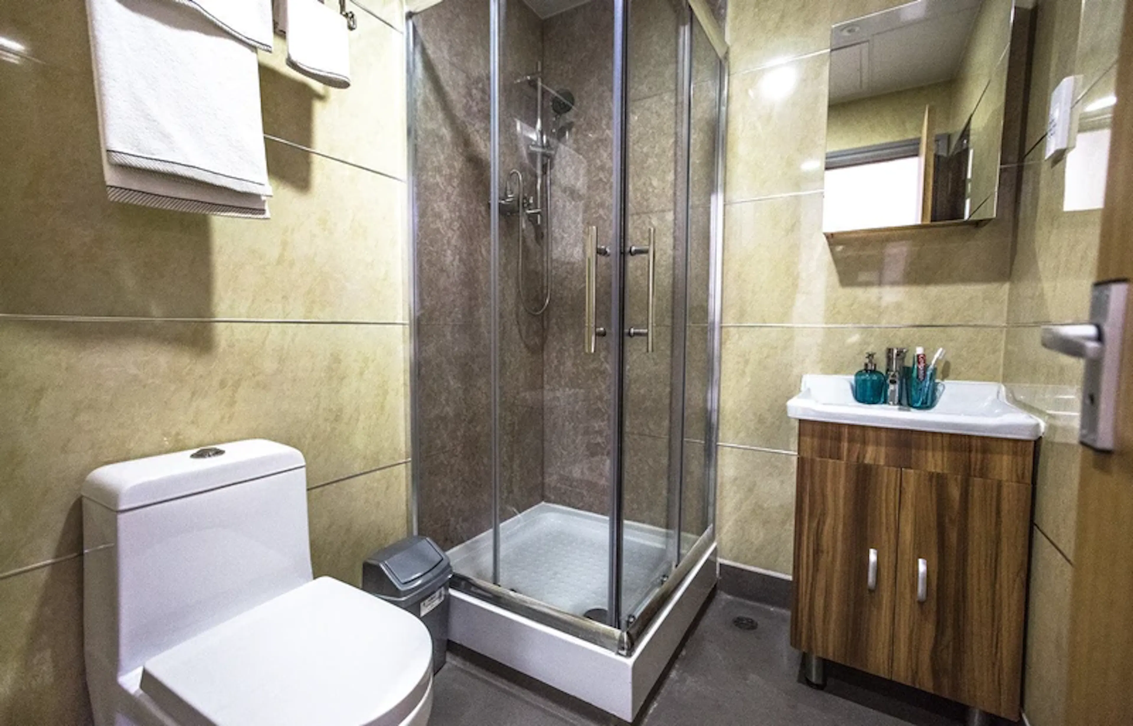 Mezzanine Superior Studio BATHROOM 2