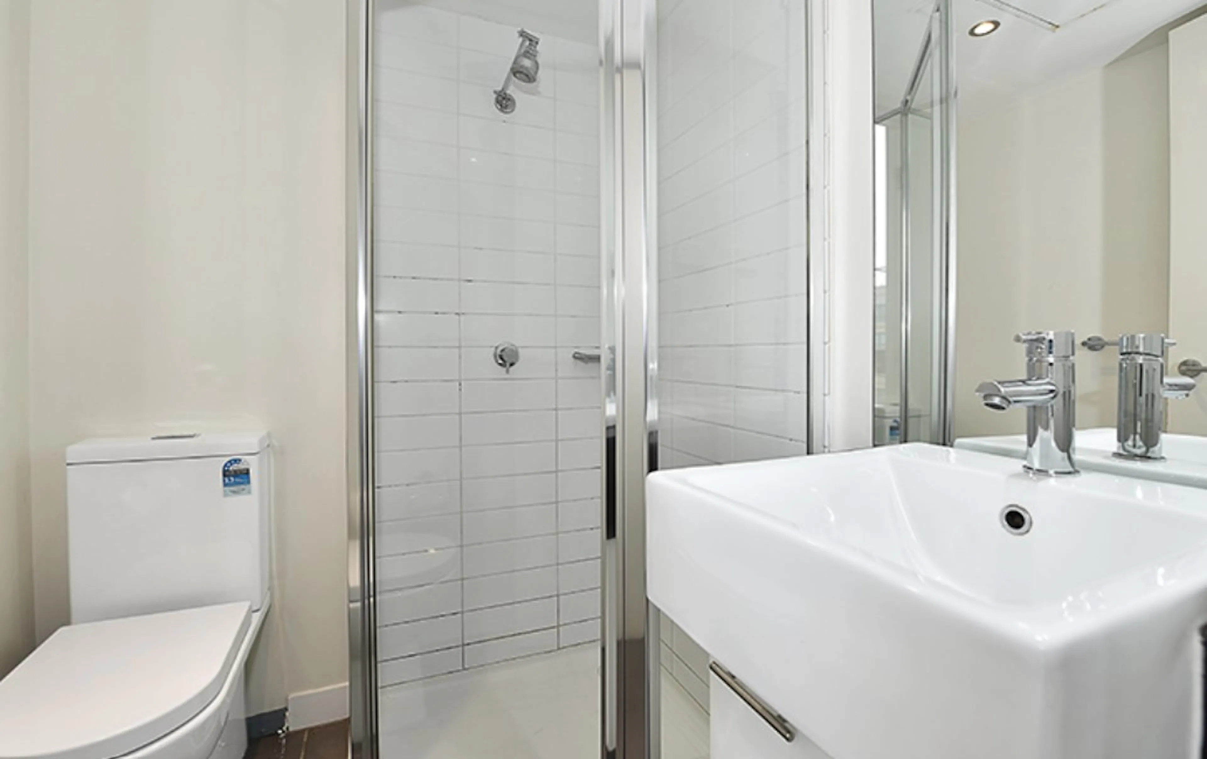 2 Bedroom apartment(1001) BATHROOM 4
