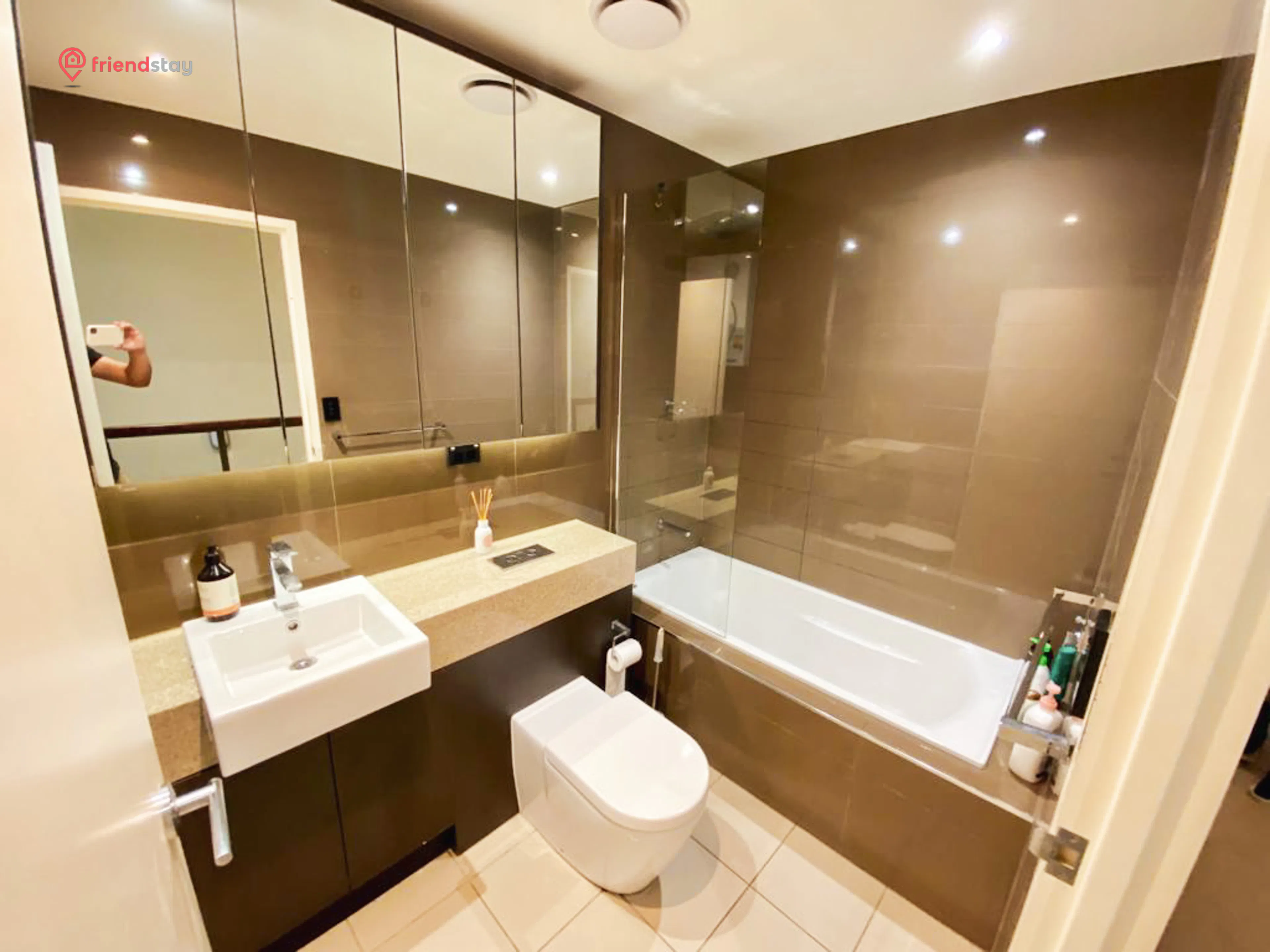 Single Room BATHROOM 3