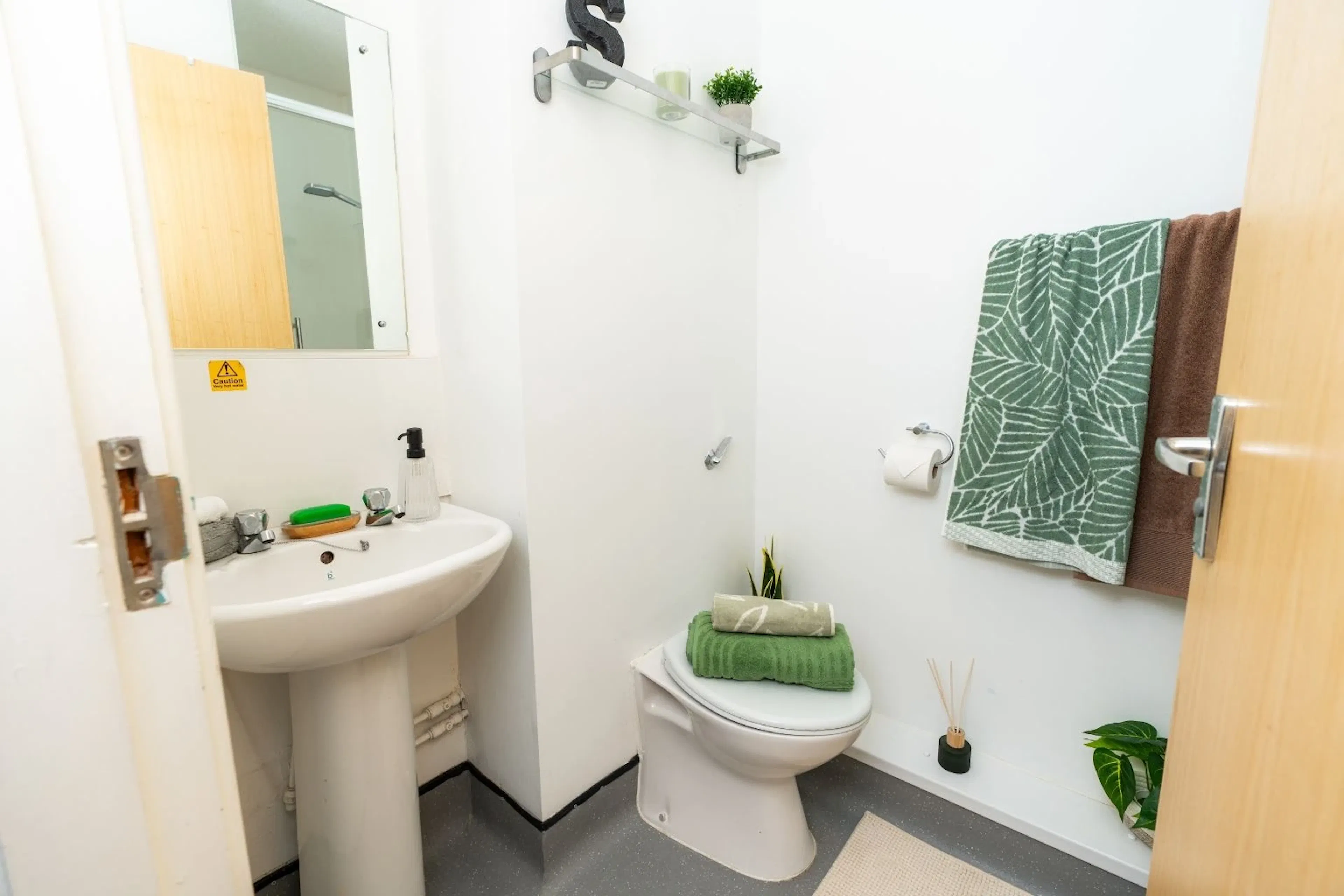 BATHROOM BATHROOM 2