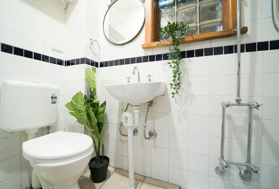 Room 1 Standard BATHROOM 3