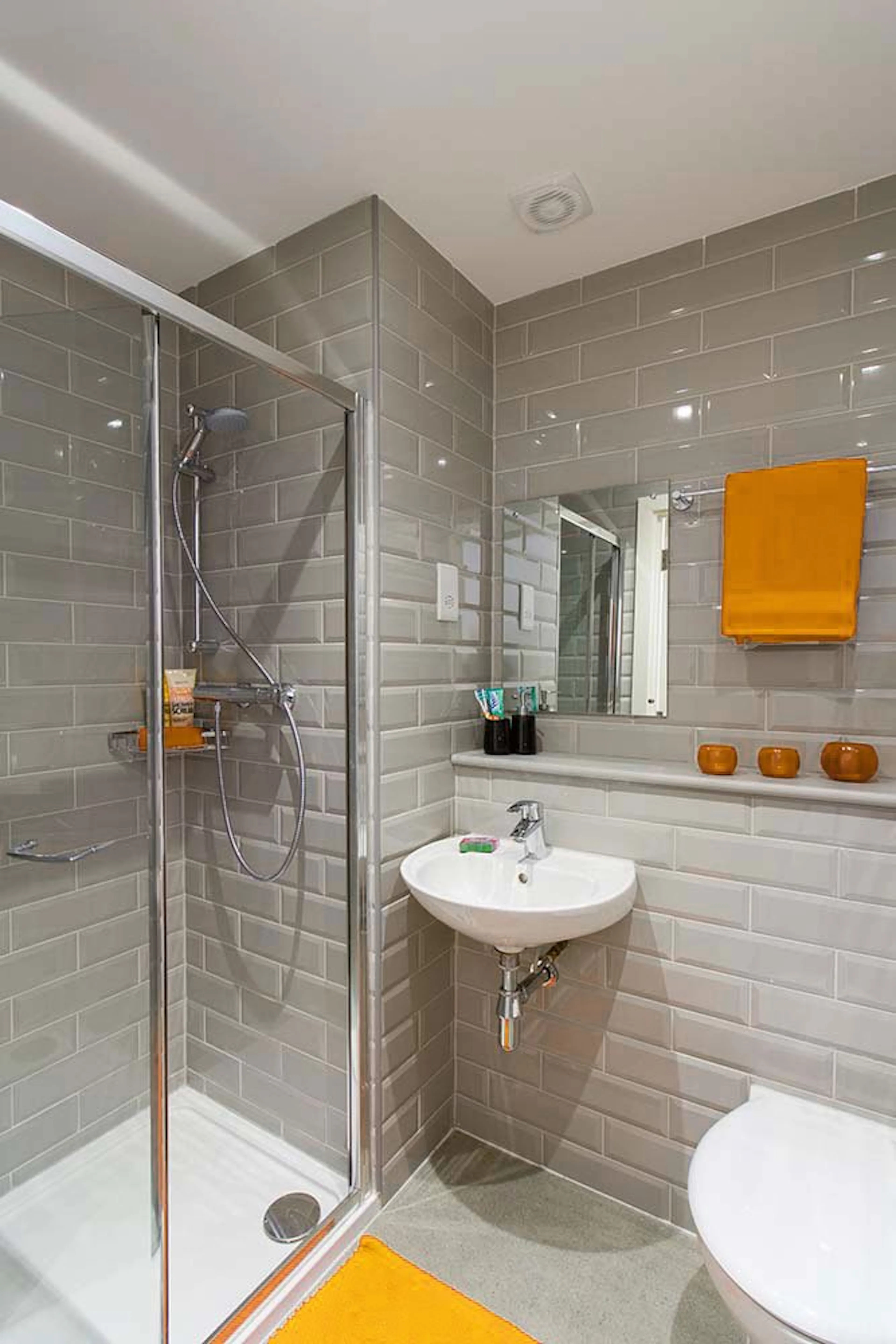 Ensuite Room BATHROOM 1