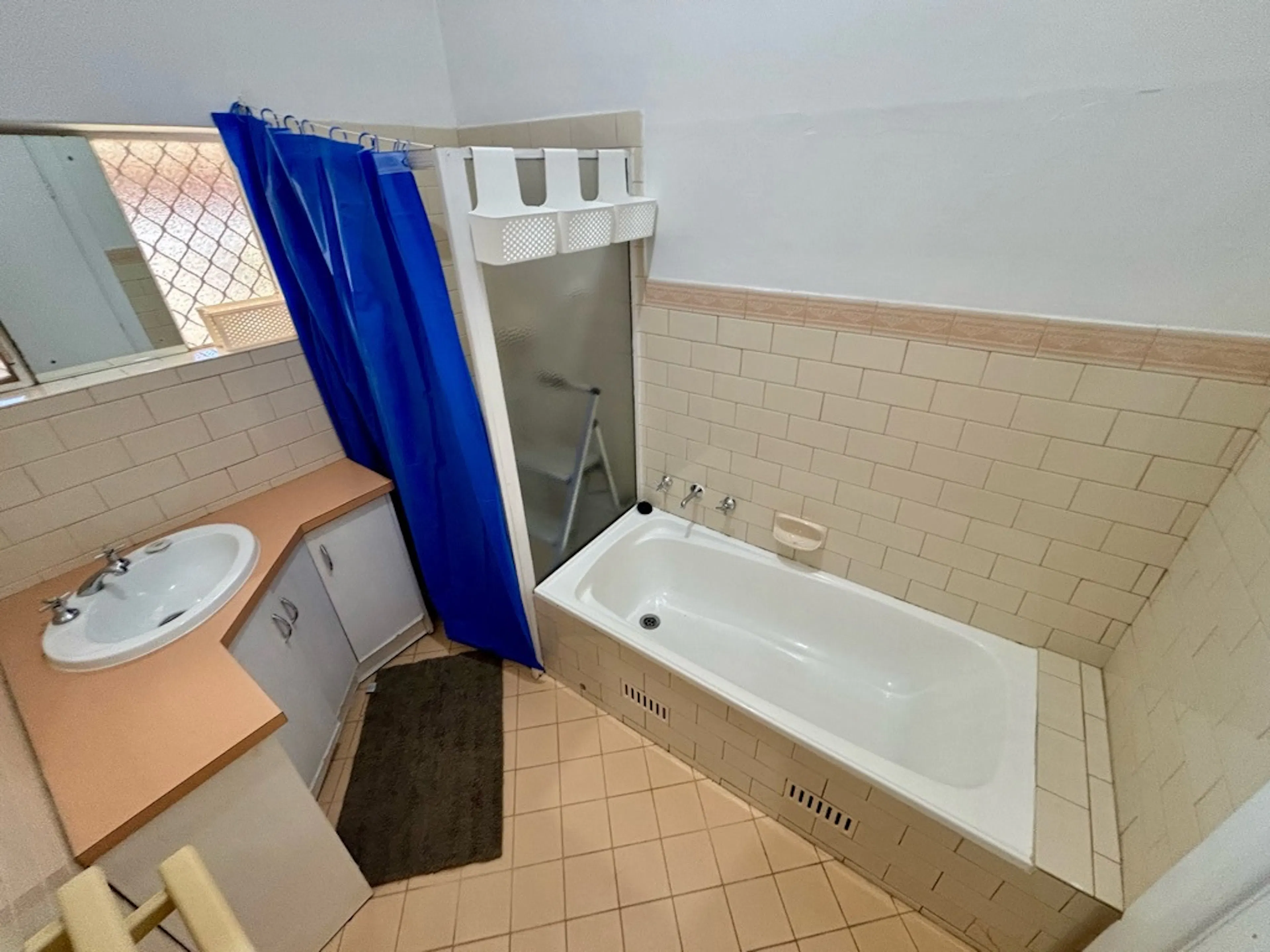 Room 4 BATHROOM 2