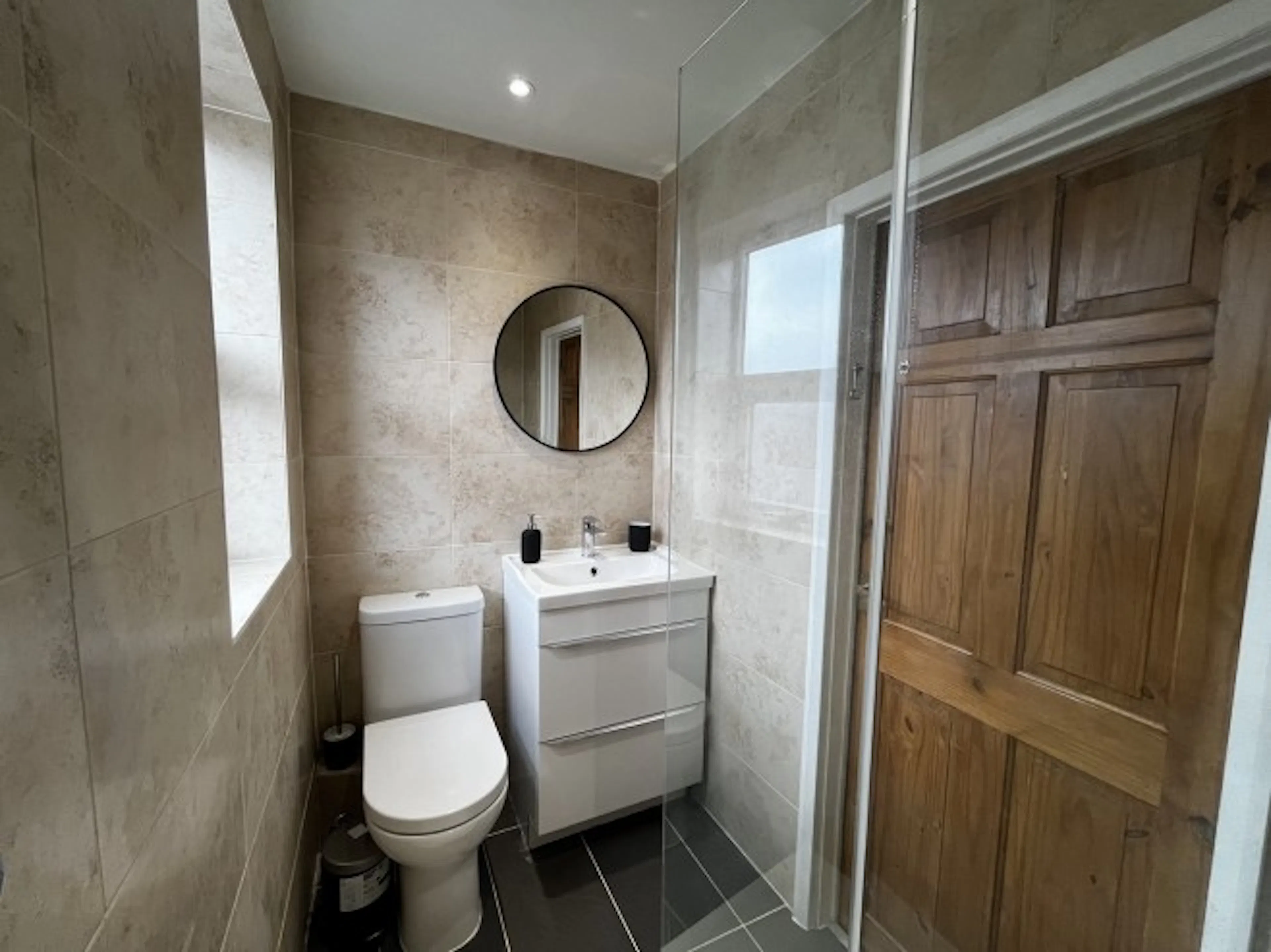 BATHROOM BATHROOM 3