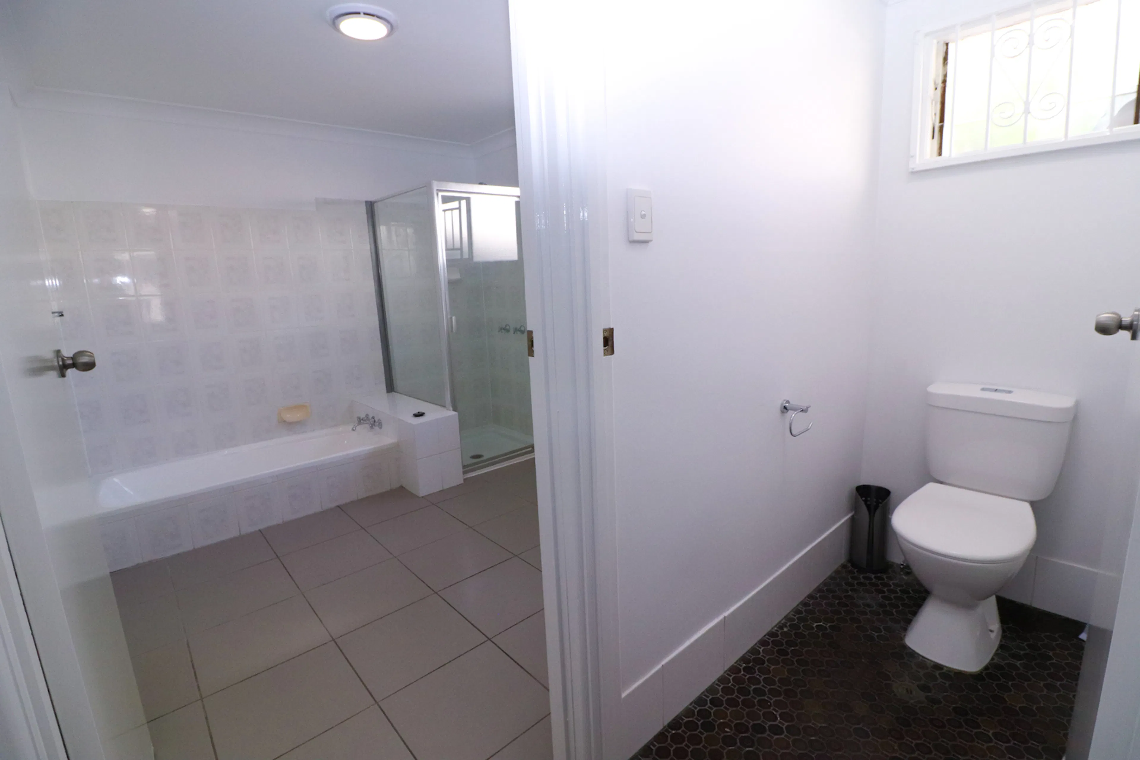 Standard Room + AC BATHROOM 4